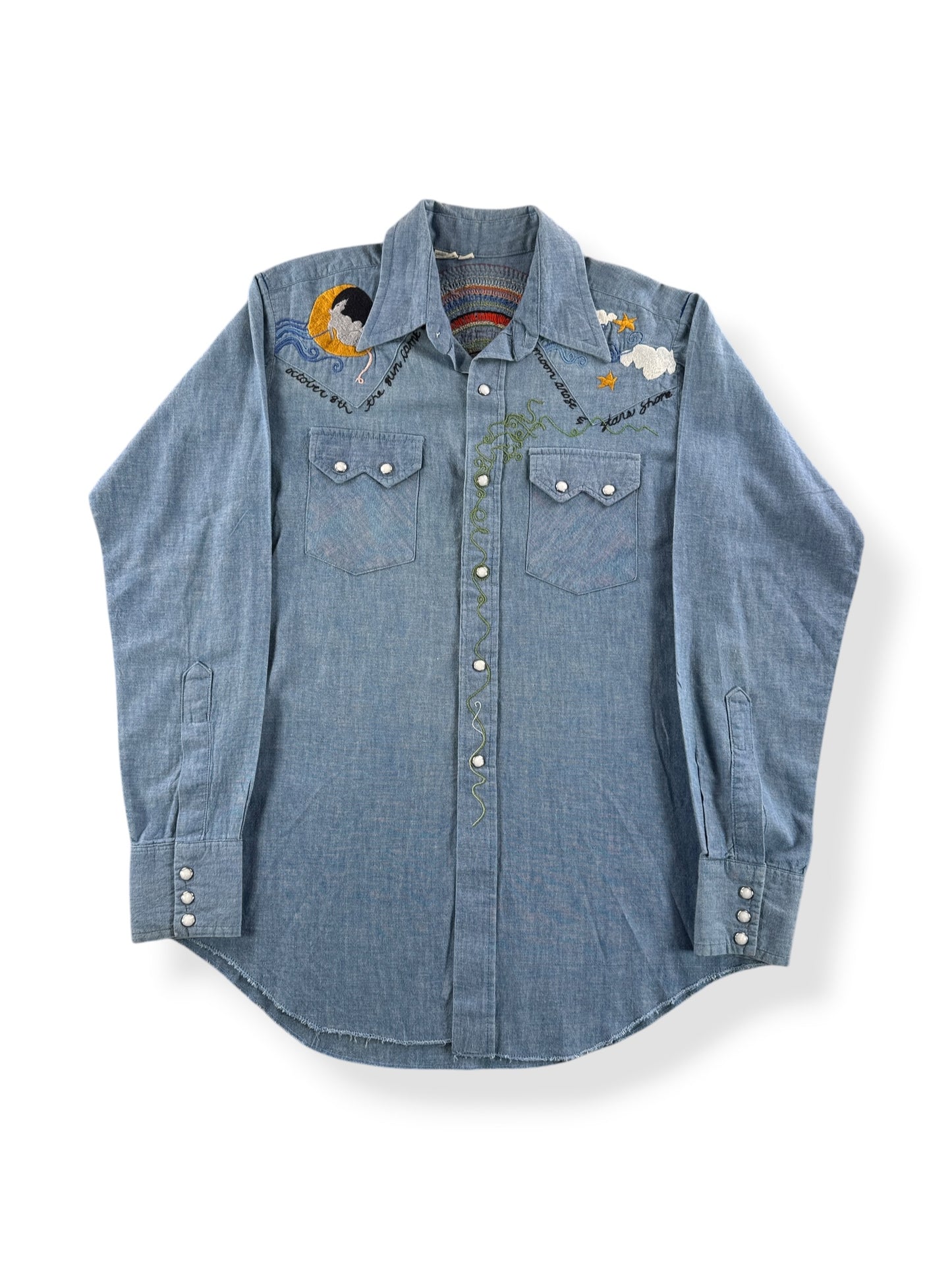Front of Vintage Embroidered Chambray Pearlsnap SZ M