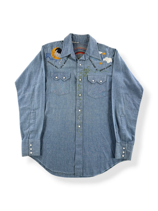 Front of Vintage Embroidered Chambray Pearlsnap SZ M