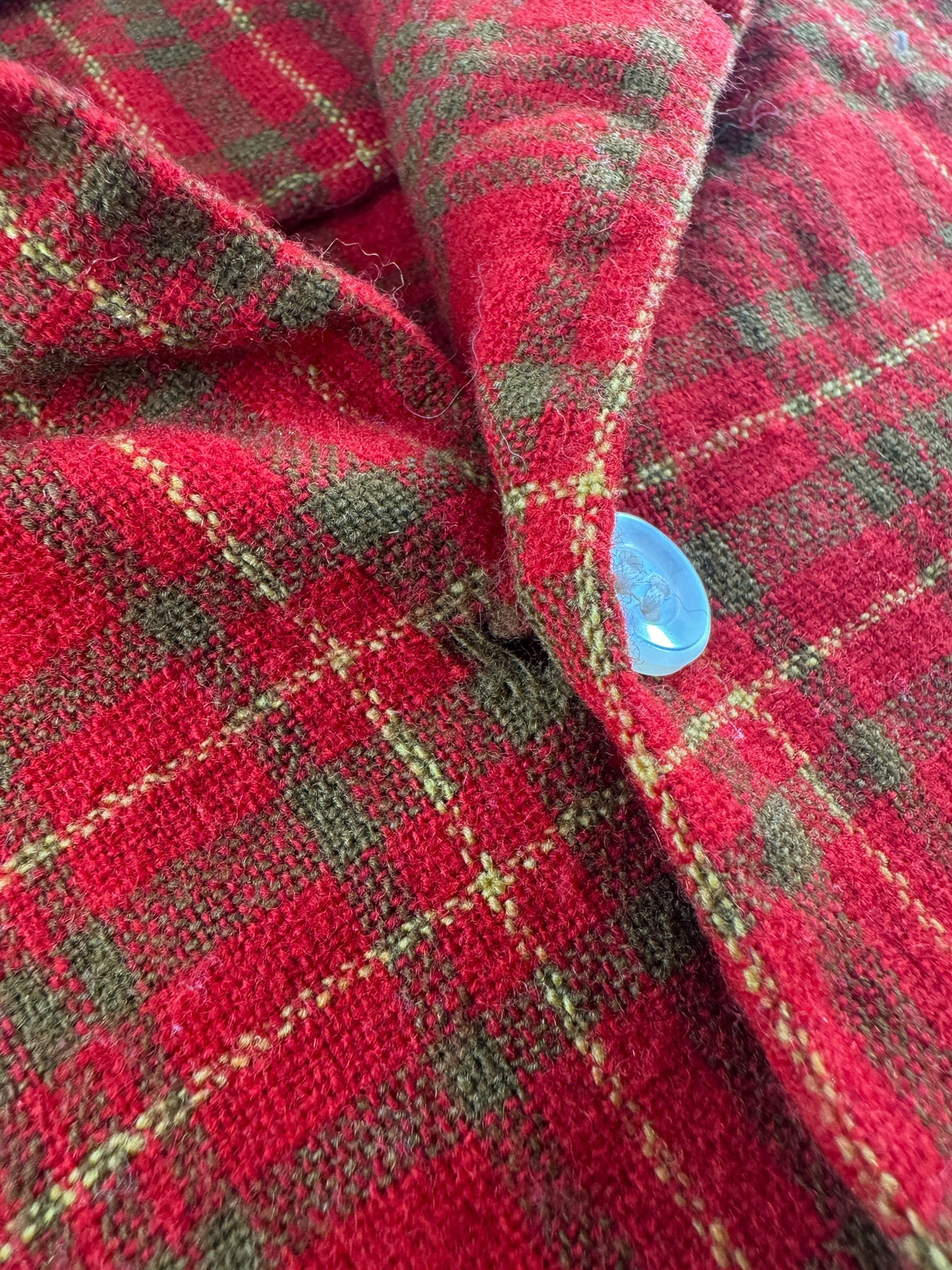 Small hole by top button on Vintage 60s Puritan Wool Flannel SZ M