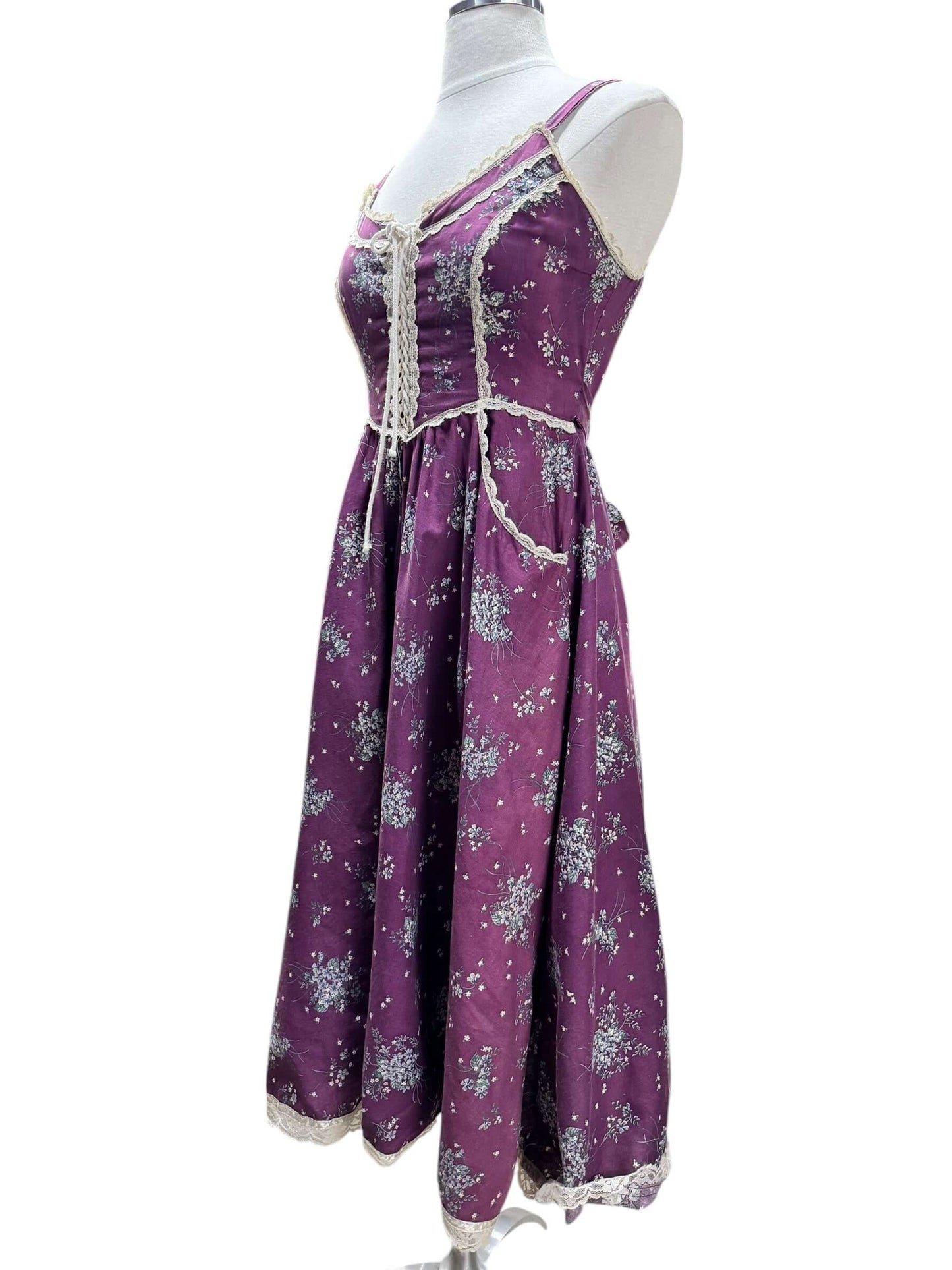 Side view of 1970s Purple Gunne Sax Sundress S