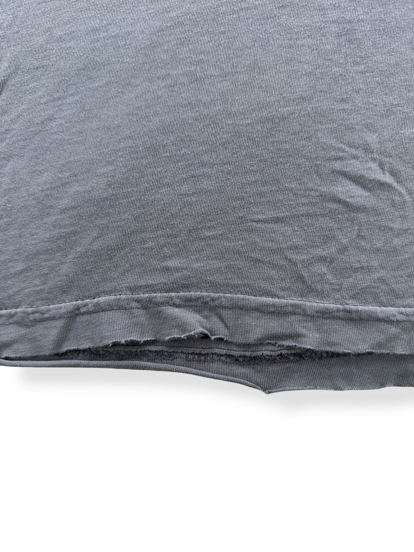 Worn bottom hem on Vintage Thrashed Ramones Tee SZ XL
