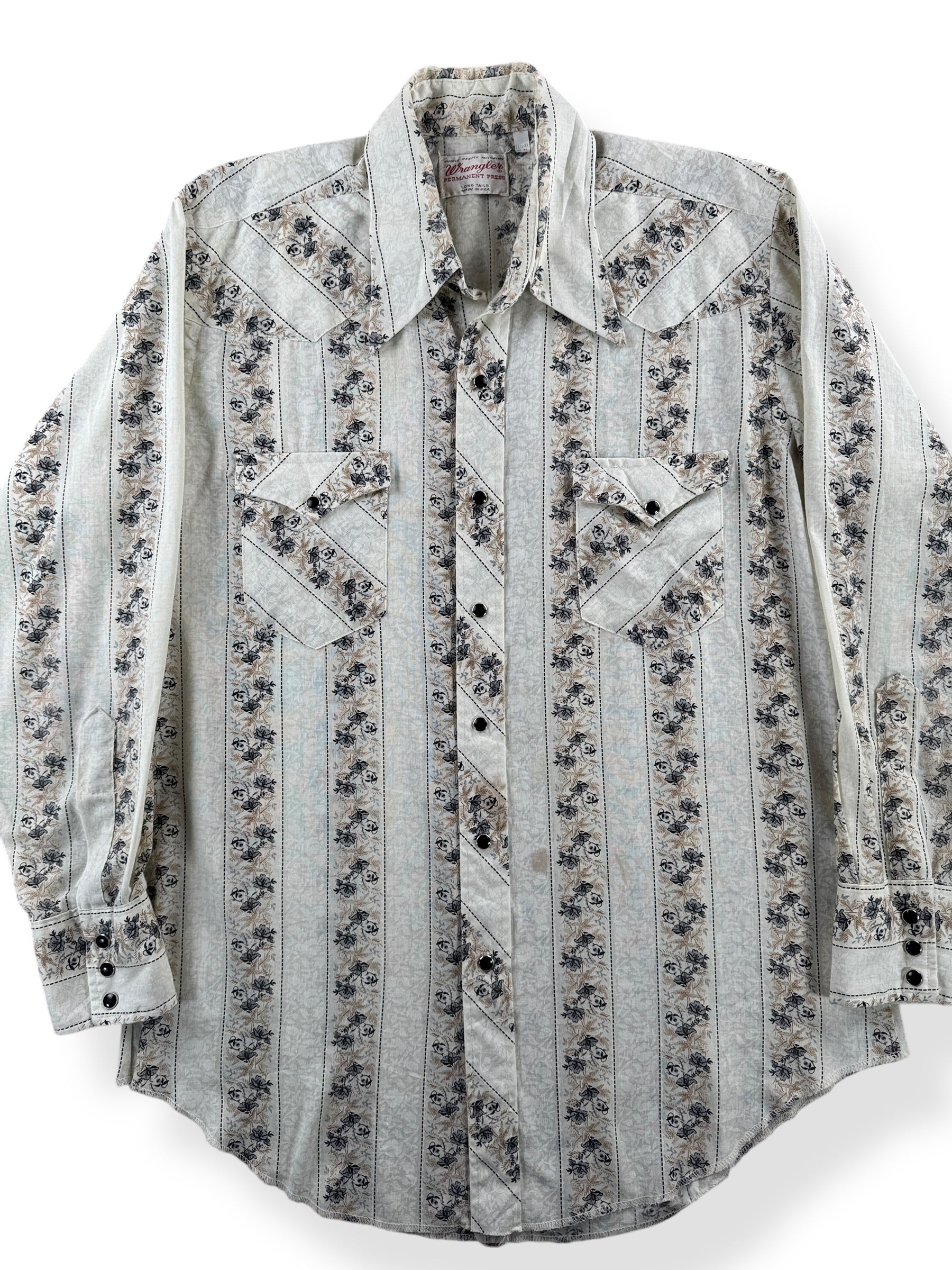 Front Close Up of Vintage Wrangler Floral Pearl Snap Shirt SZ 16 1/2-33 (L)