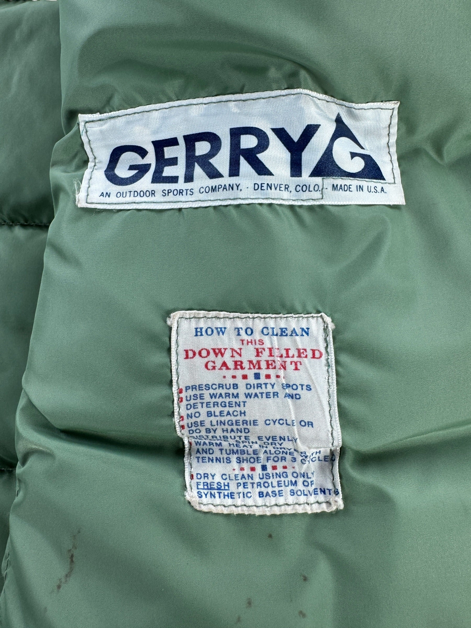 Label on Vintage Gerry Puffer Vest SZ L