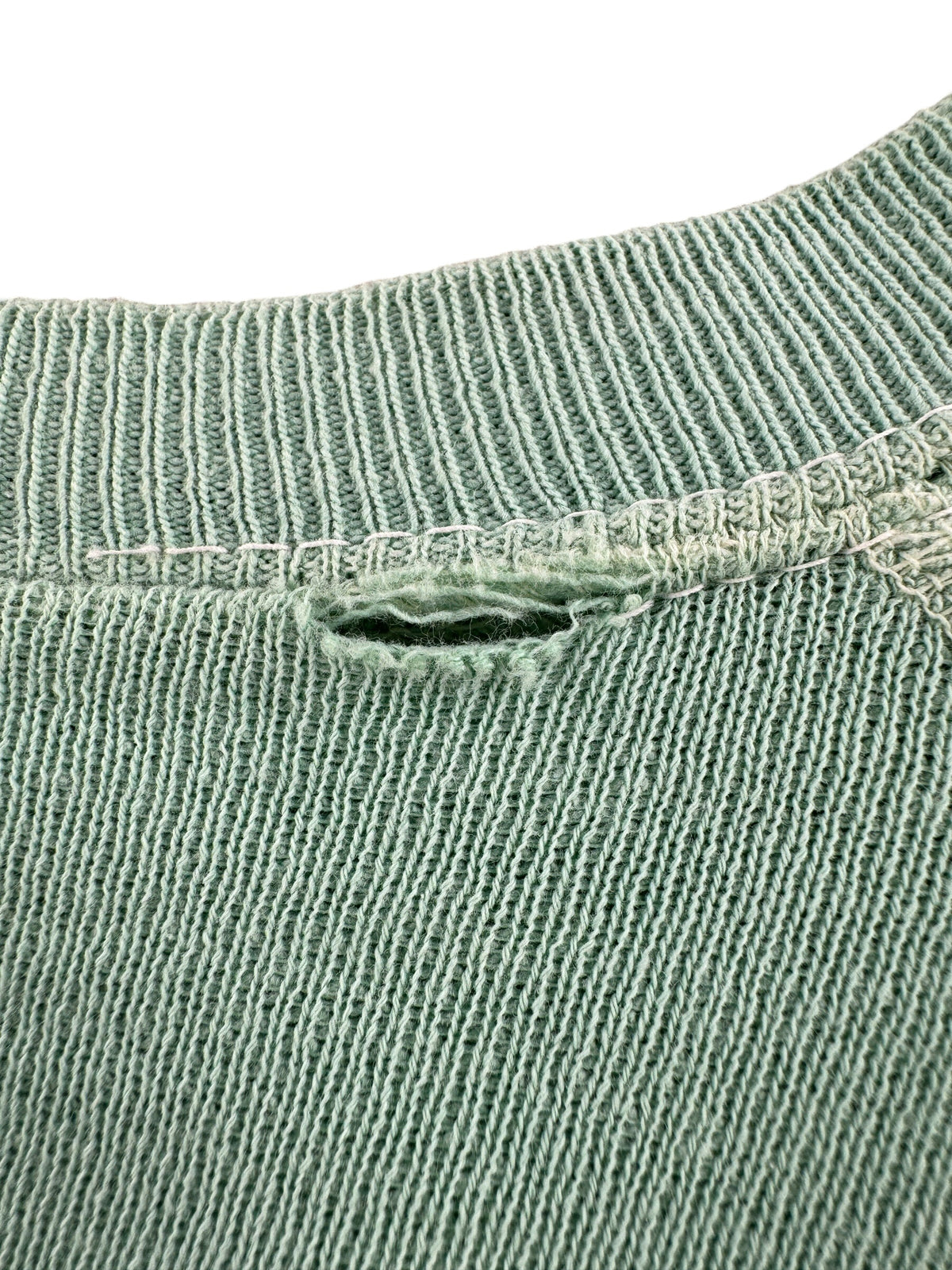 Small hole near collar of Vintage UC Davis Crewneck SZ M - AS IS