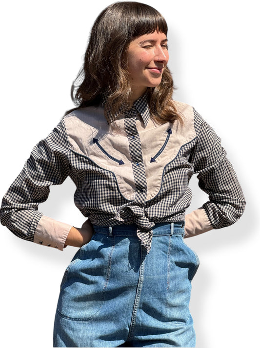 Front View of Vintage Authentic Ladies Wrangler Gingham Western Top SZ M