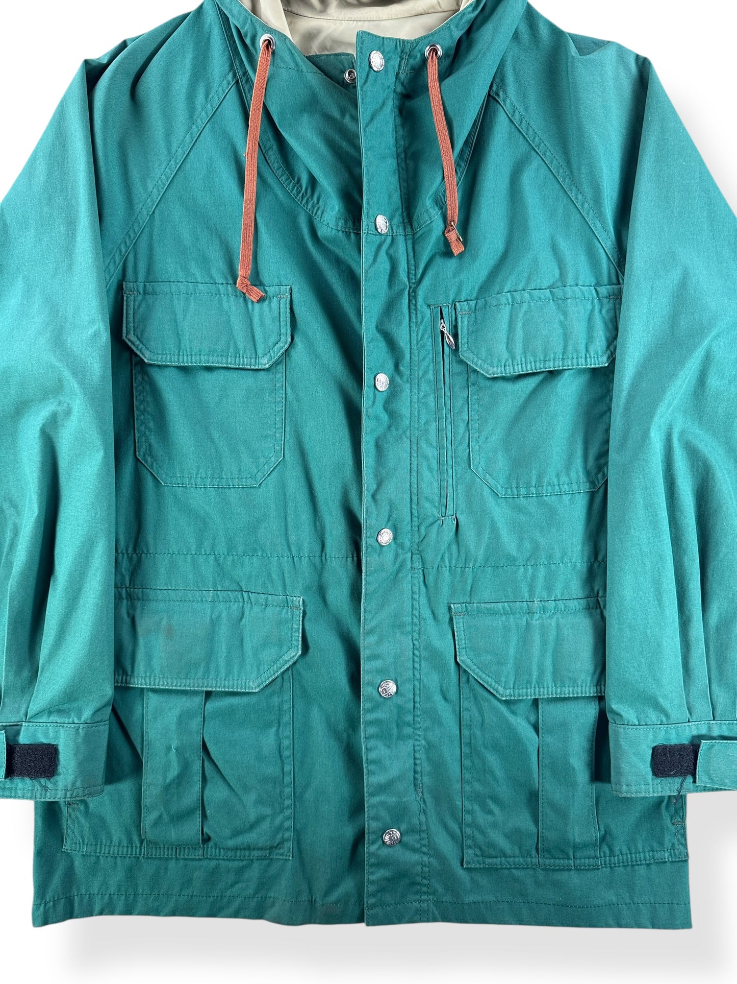 Front Close Up of Vintage Green REI Mountain Parka SZ M