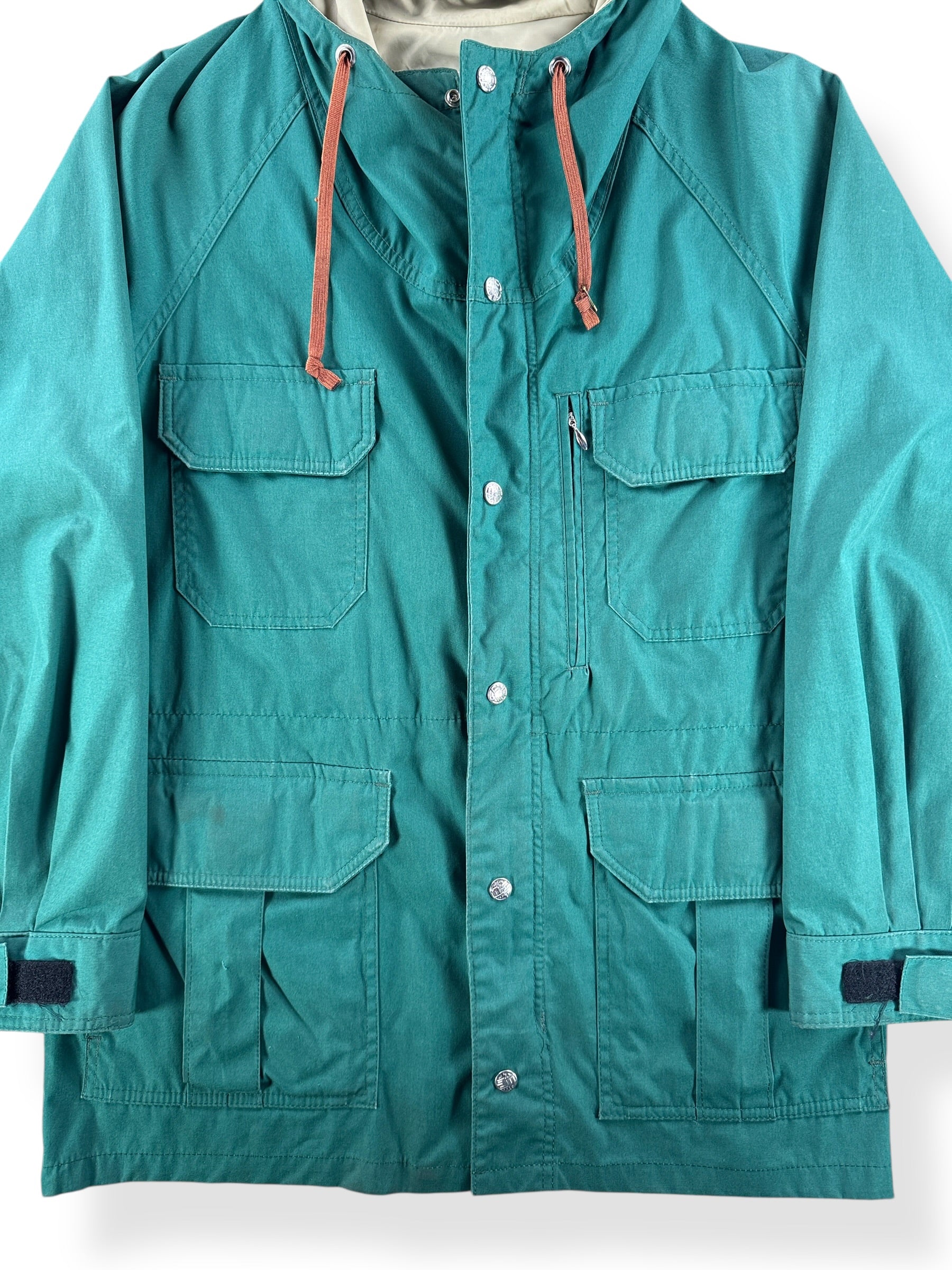 Front Close Up of Vintage Green REI Mountain Parka SZ M