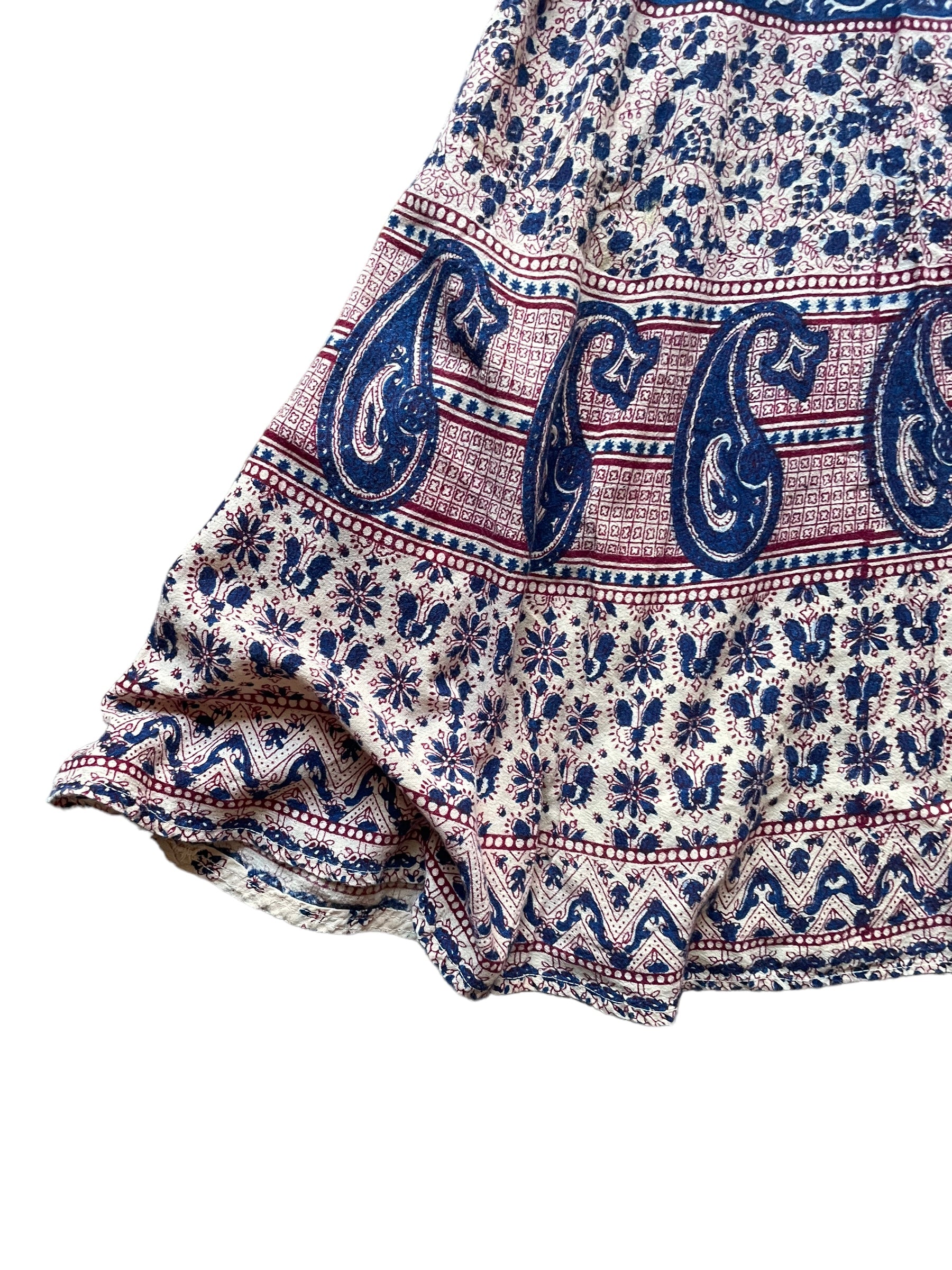 Border view of Vintage 1970s Indian Cotton Midi Wrap Skirt SZ S-L | Barn Owl Seattle Vintage | Ladies Vintage Clothing