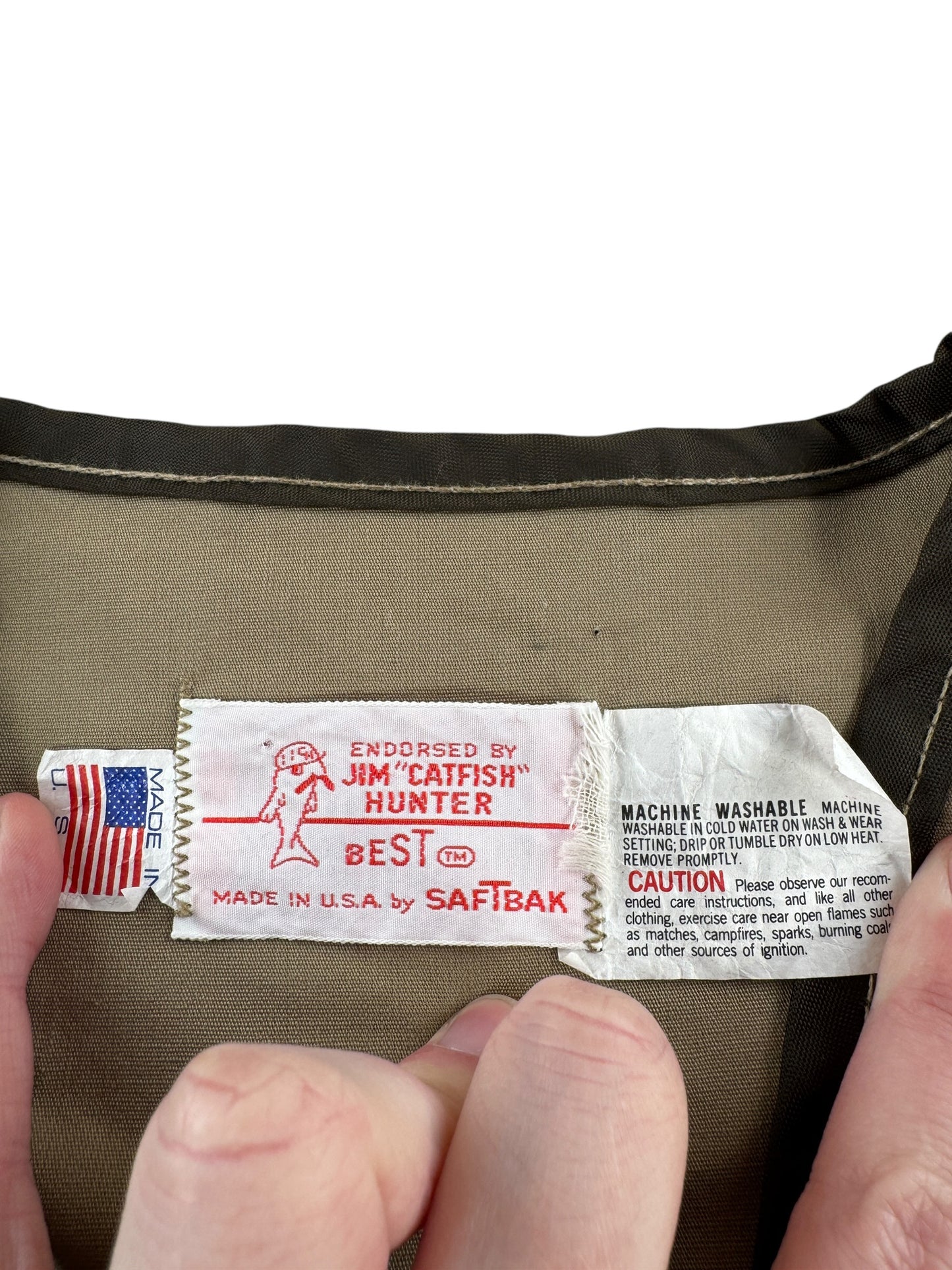 Label on Vintage Jim "Catfish" Hunter Vest SZ XL