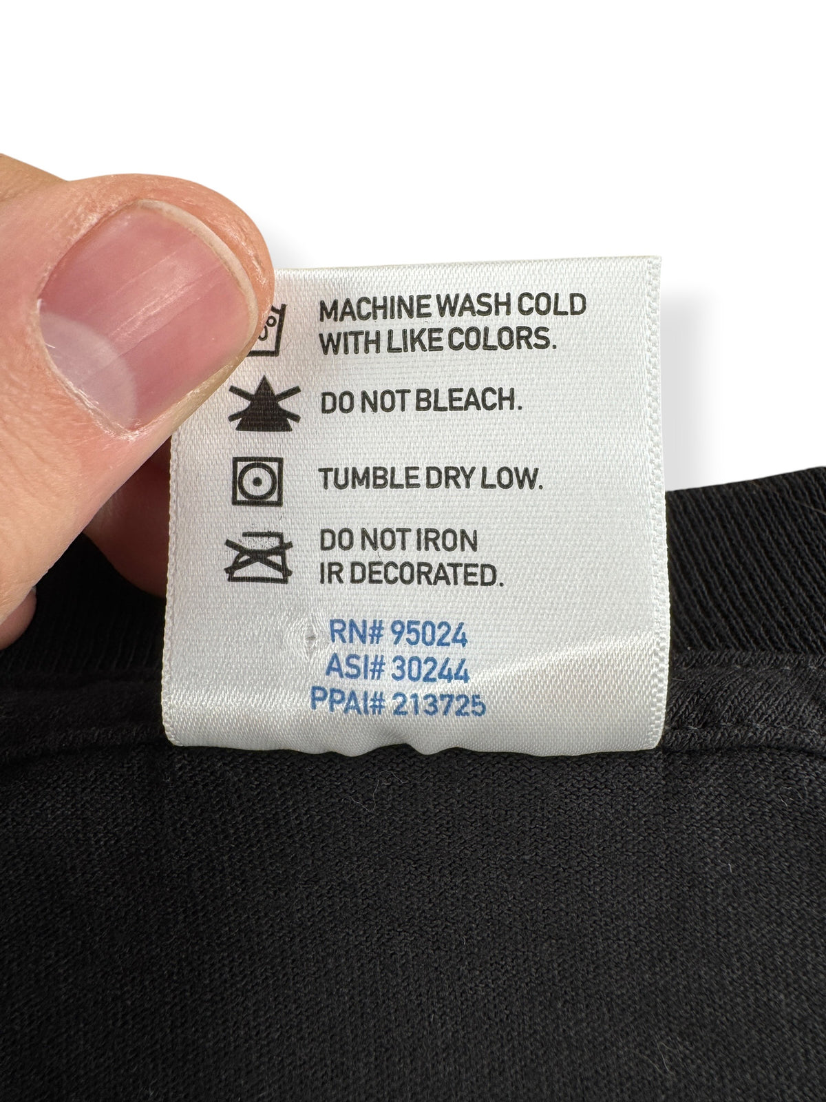 Back of tag on Vintage Levar Burton Read Banned Books Tee SZ XXL