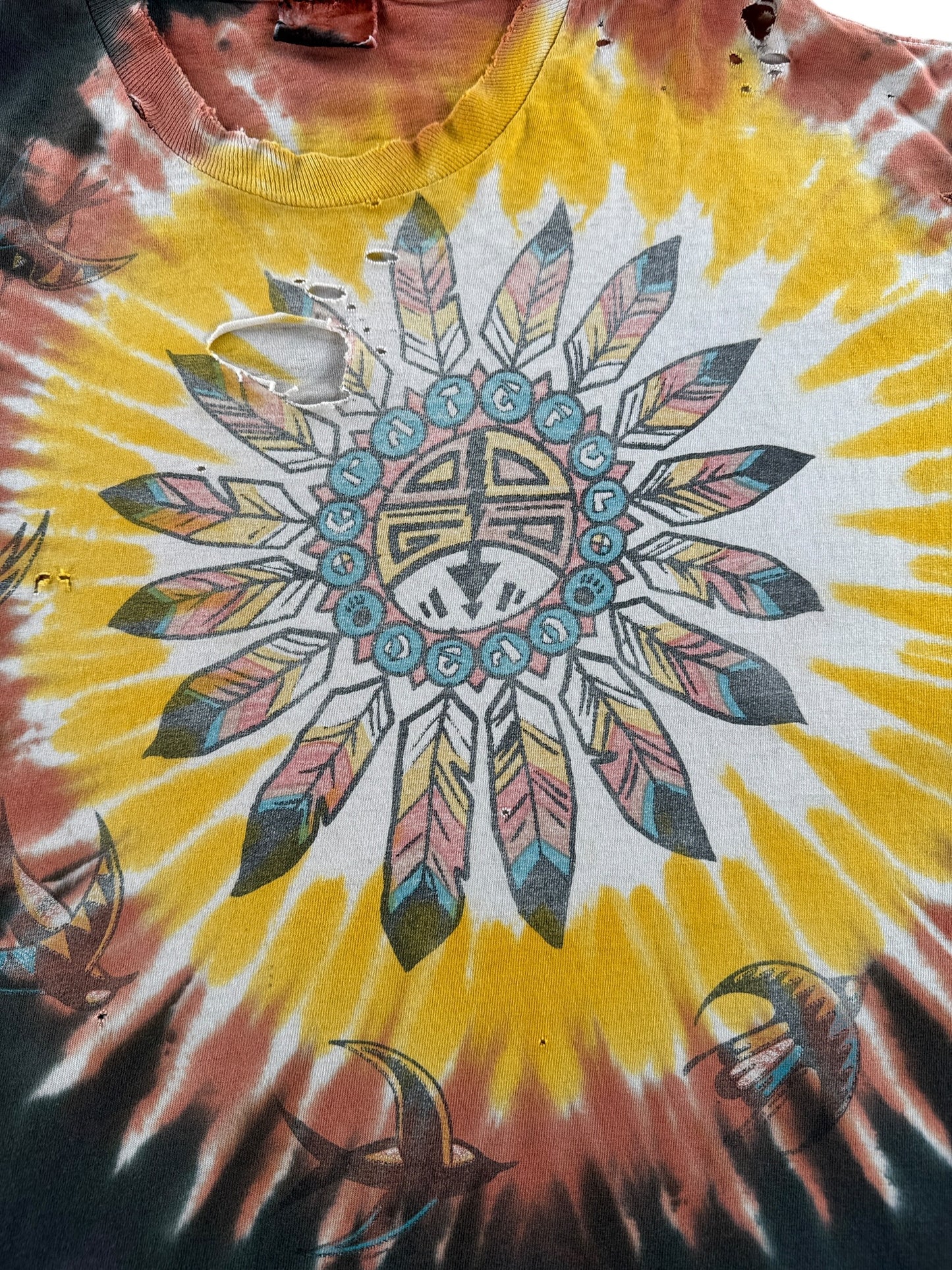 Graphic of Vintage Liquid Blue Native Art Grateful Dead Thrashed Tee SZ L