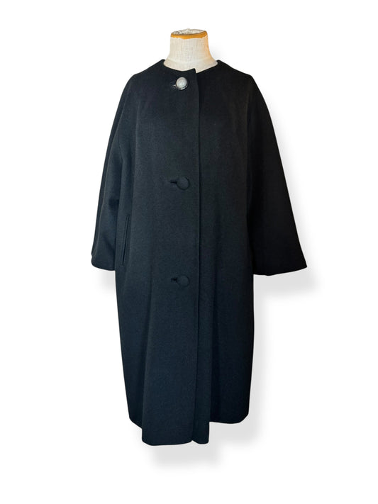 Front of 1960s Classic Lilli Ann Coat M-L