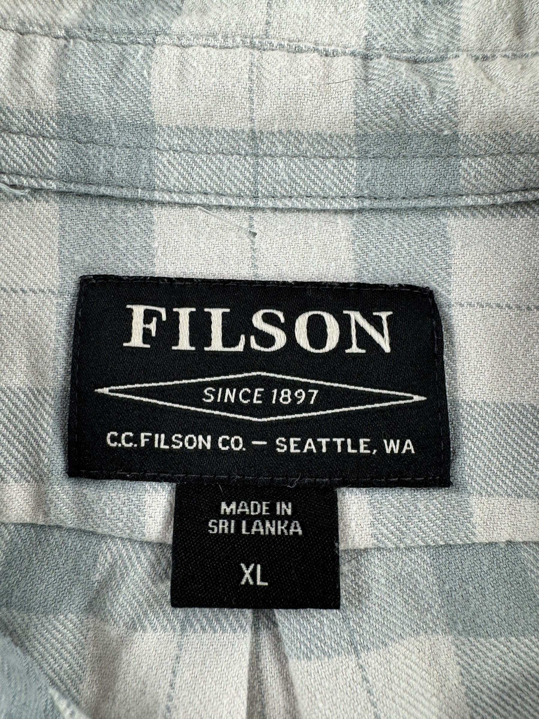 Tag on Filson Lightweight Flannel SZ XL