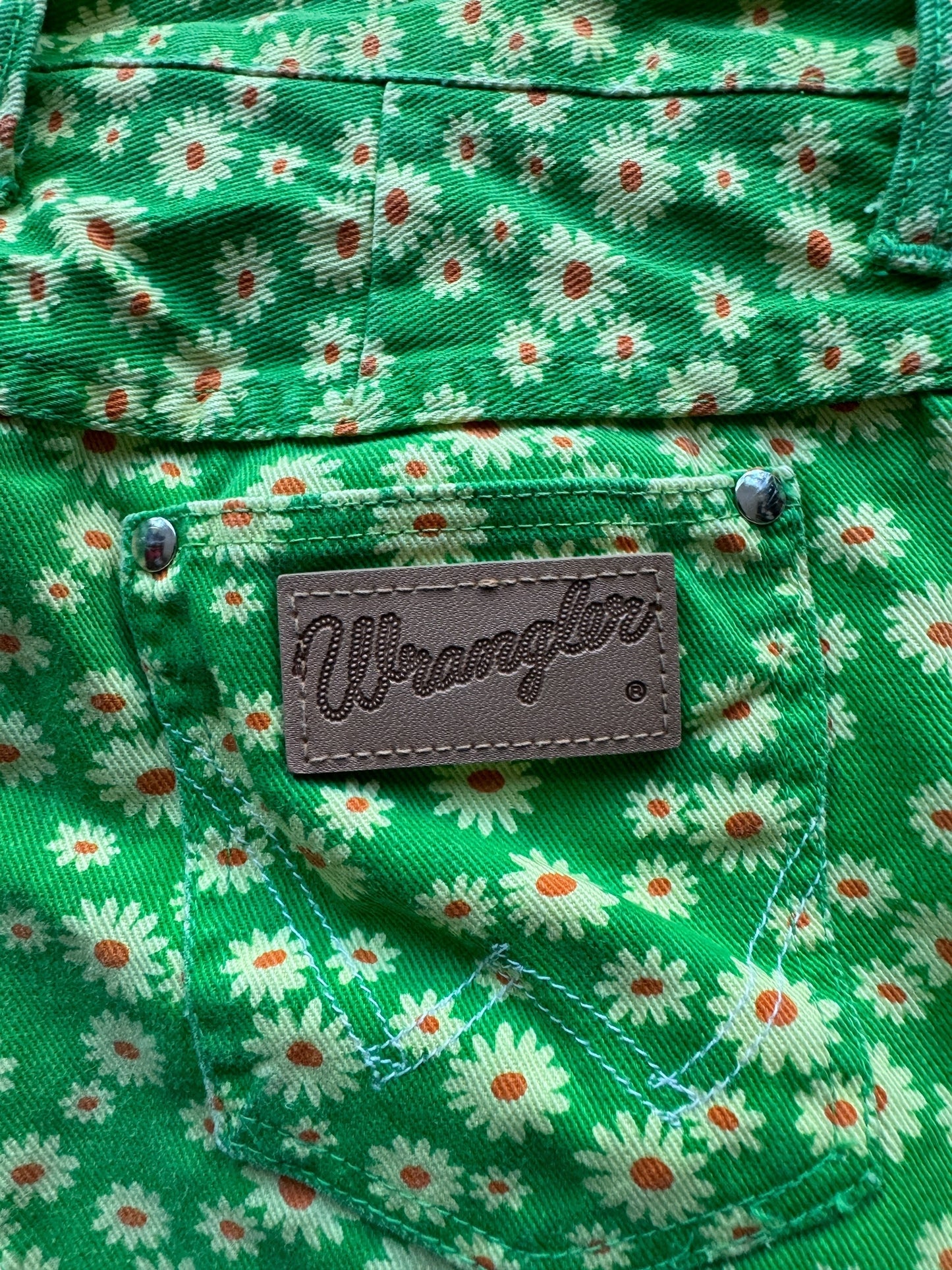 Back Label on Vintage Miss Wrangler Green Floral Shorties W33