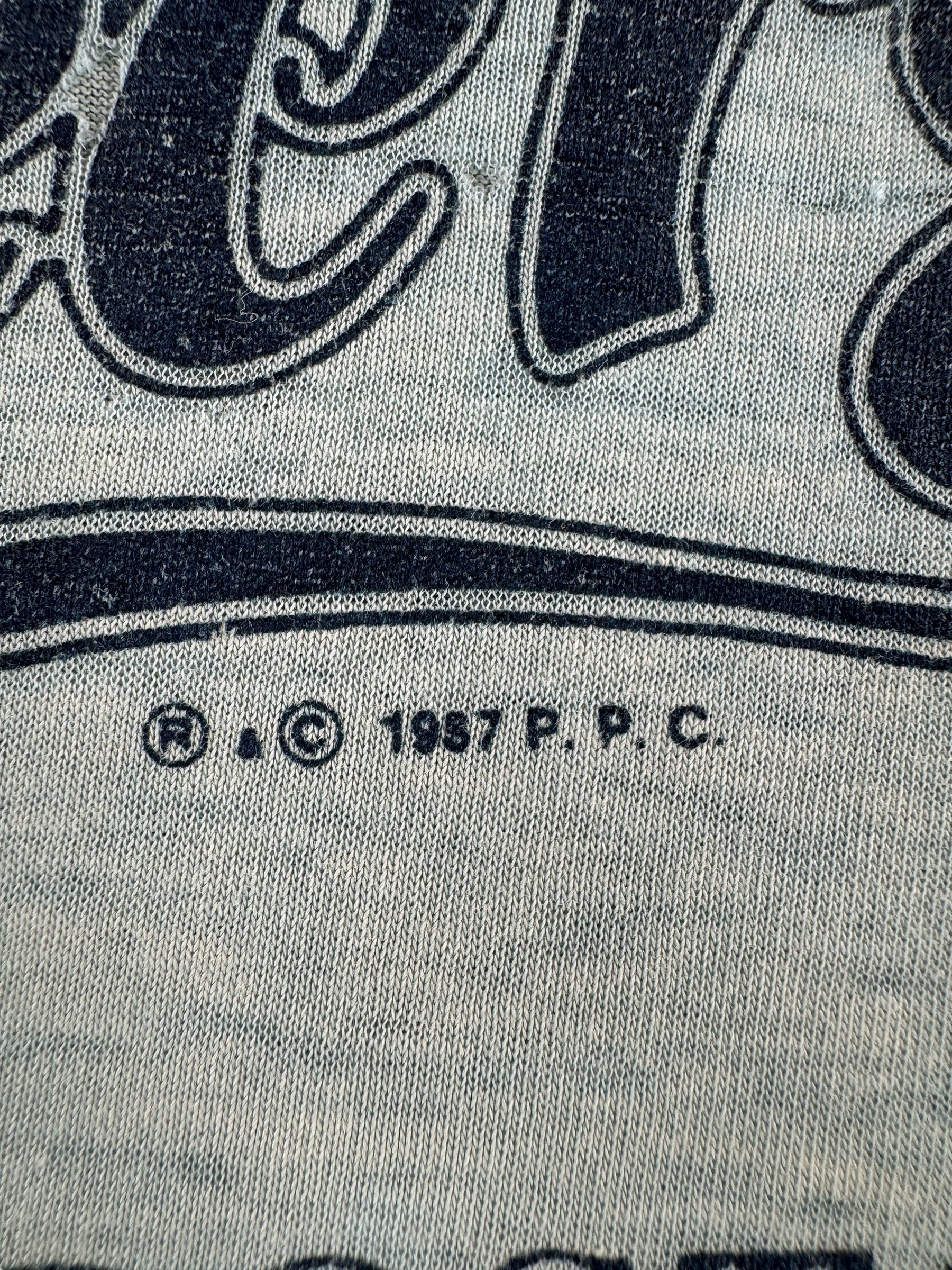 Trademark on Vintage Cheers Boston V-Neck Tee SZ Very Long Large