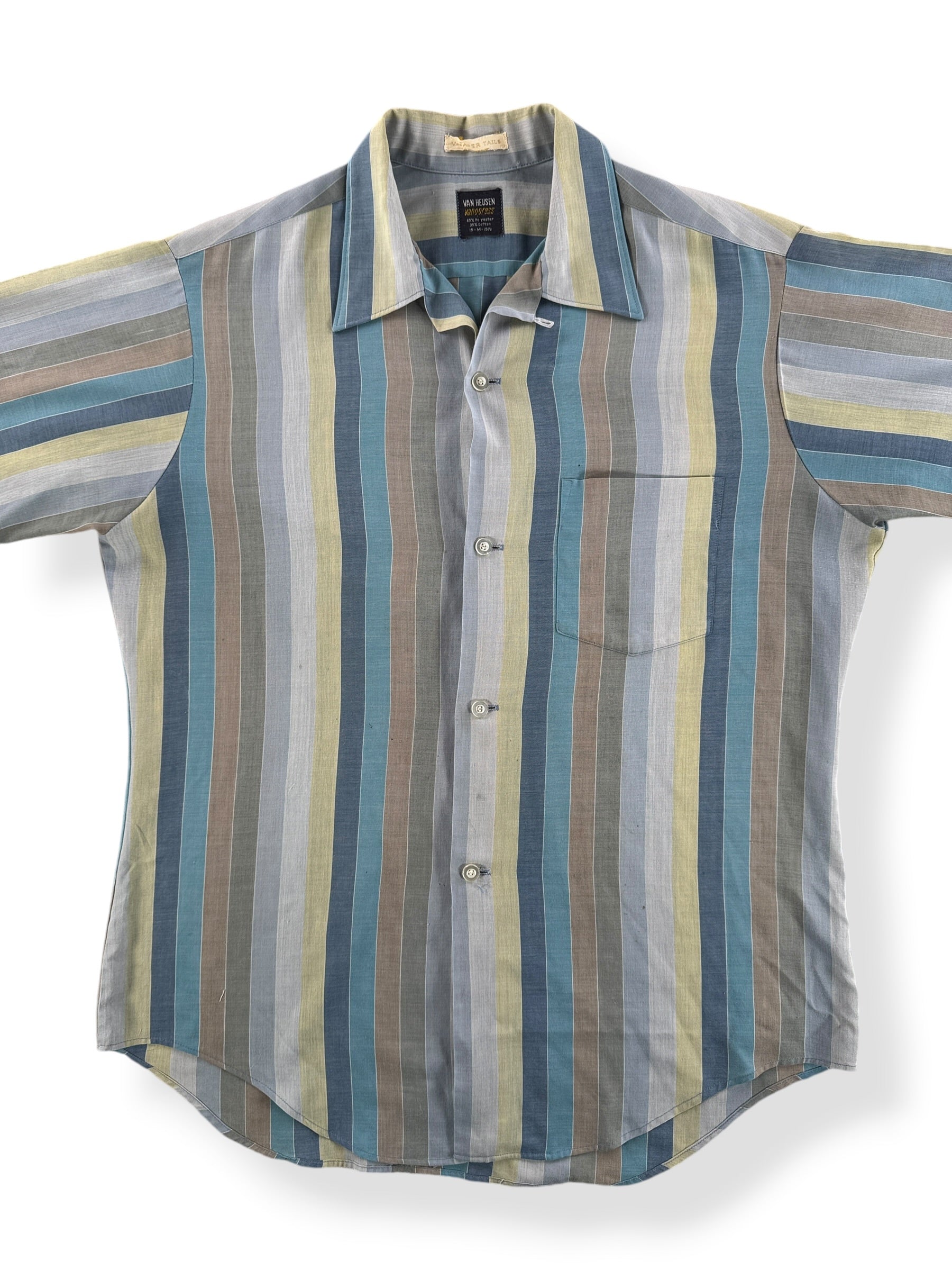 Front Close Up of Vintage Van Heusen Loop Collar Short Sleeve Shirt SZ M
