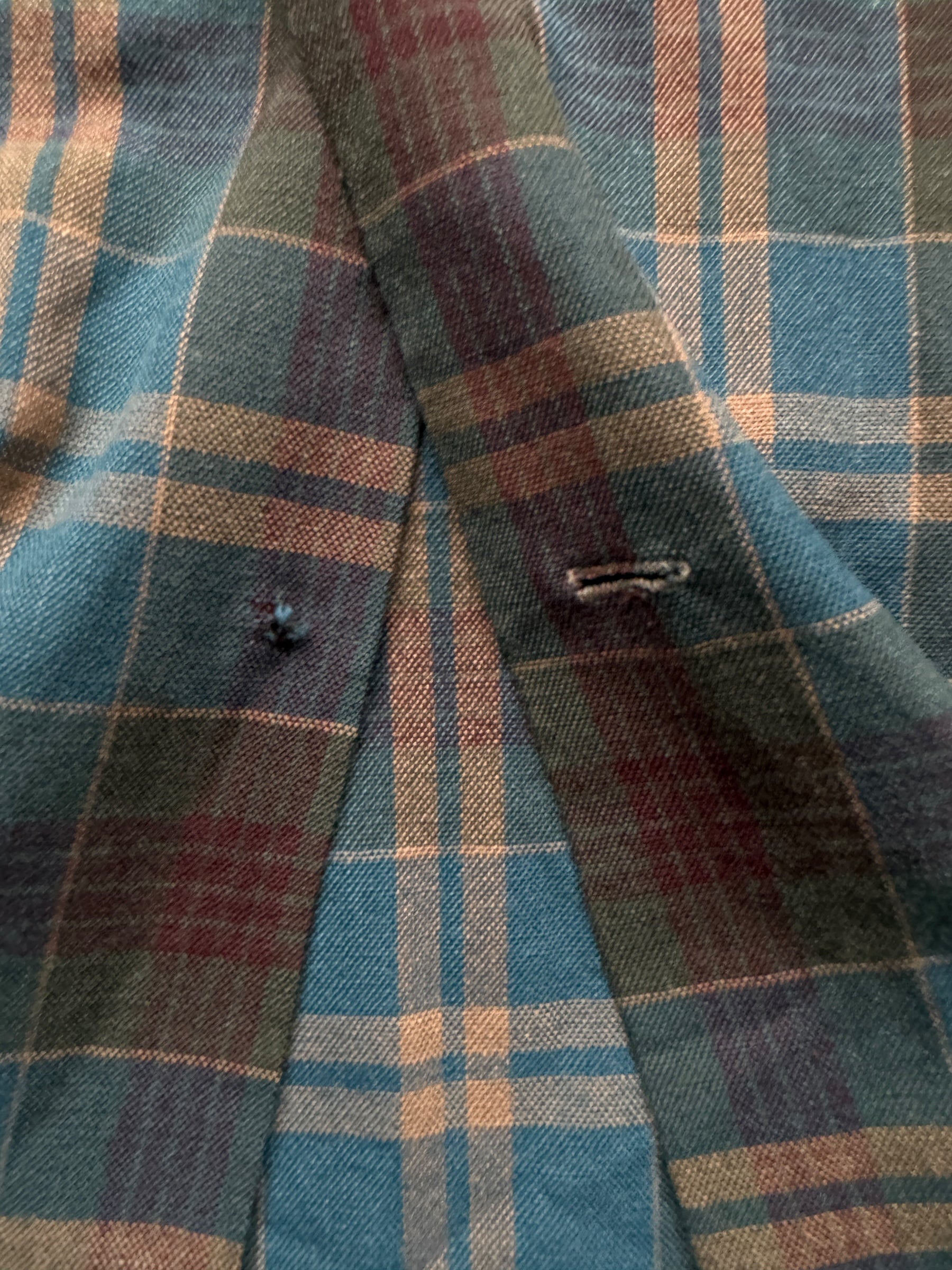 missing button on Vintage Needles of California Worsted Wool Flannel SZ M