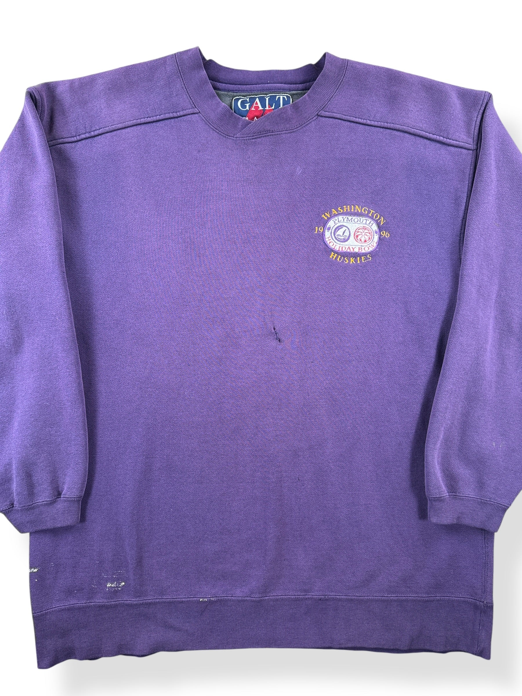 Front Close Up of Vintage Huskies '96 Plymouth Holiday Bowl Crewneck SZ L