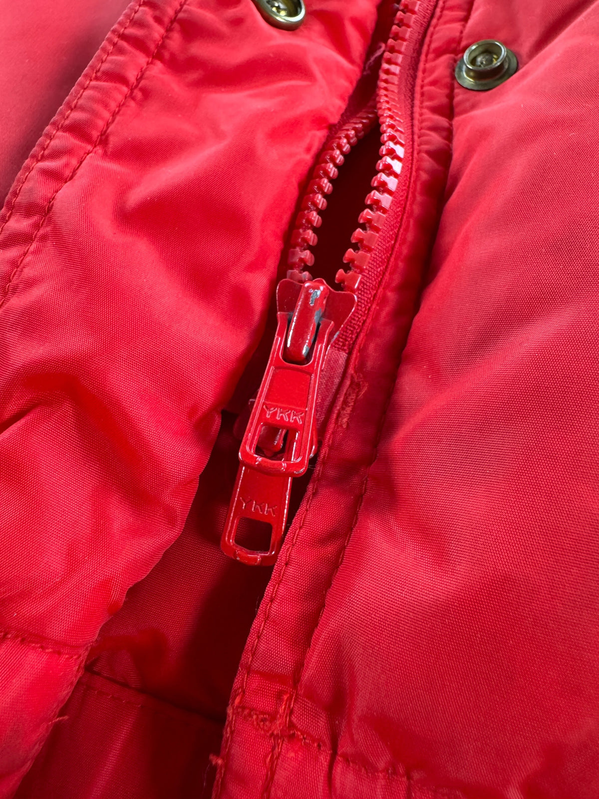 Bottom zipper on Vintage 80s REI Puffer Jacket SZ M