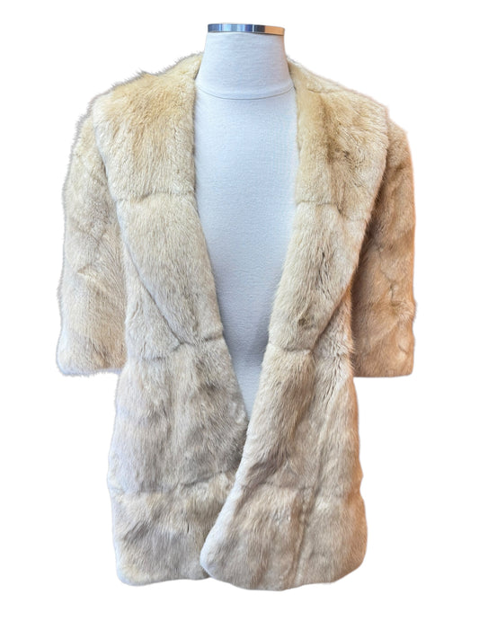 Front view of 1950s Fur White Capelet M