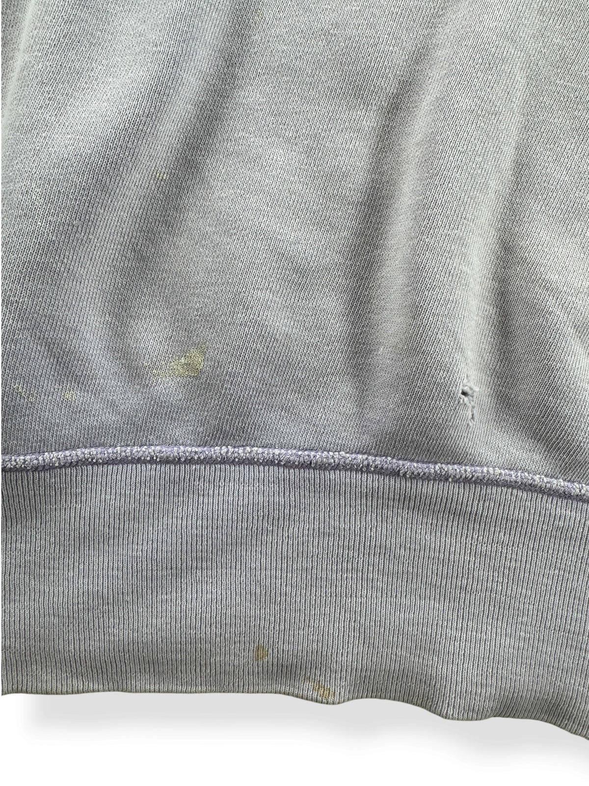 Interlocking stitch on bottom hem of Vintage Lilac All Cotton Crewneck SZ L