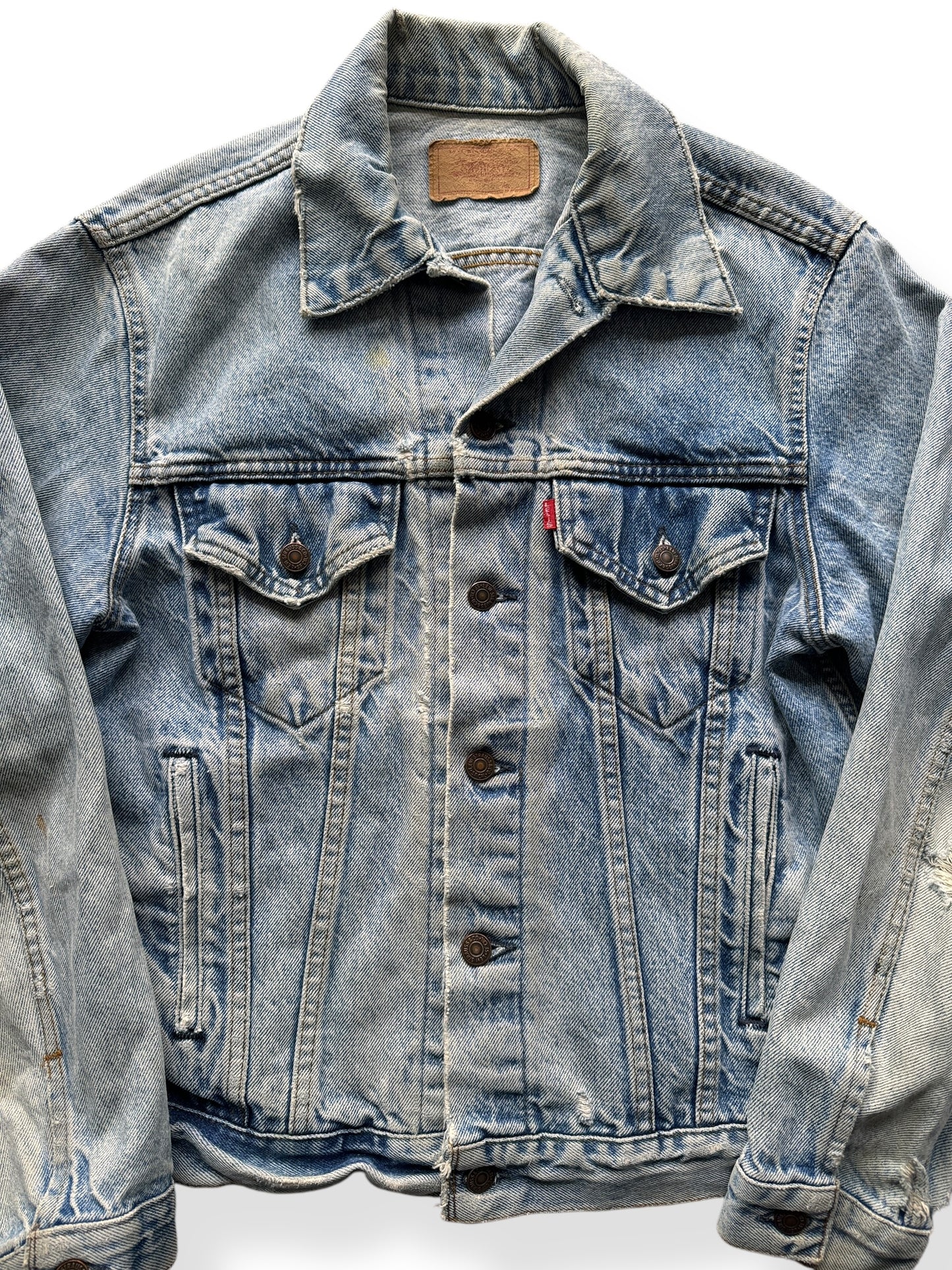 Front Close Up of Vintage Light Wash Levi's 70506 4-Pocket Trucker SZ 40