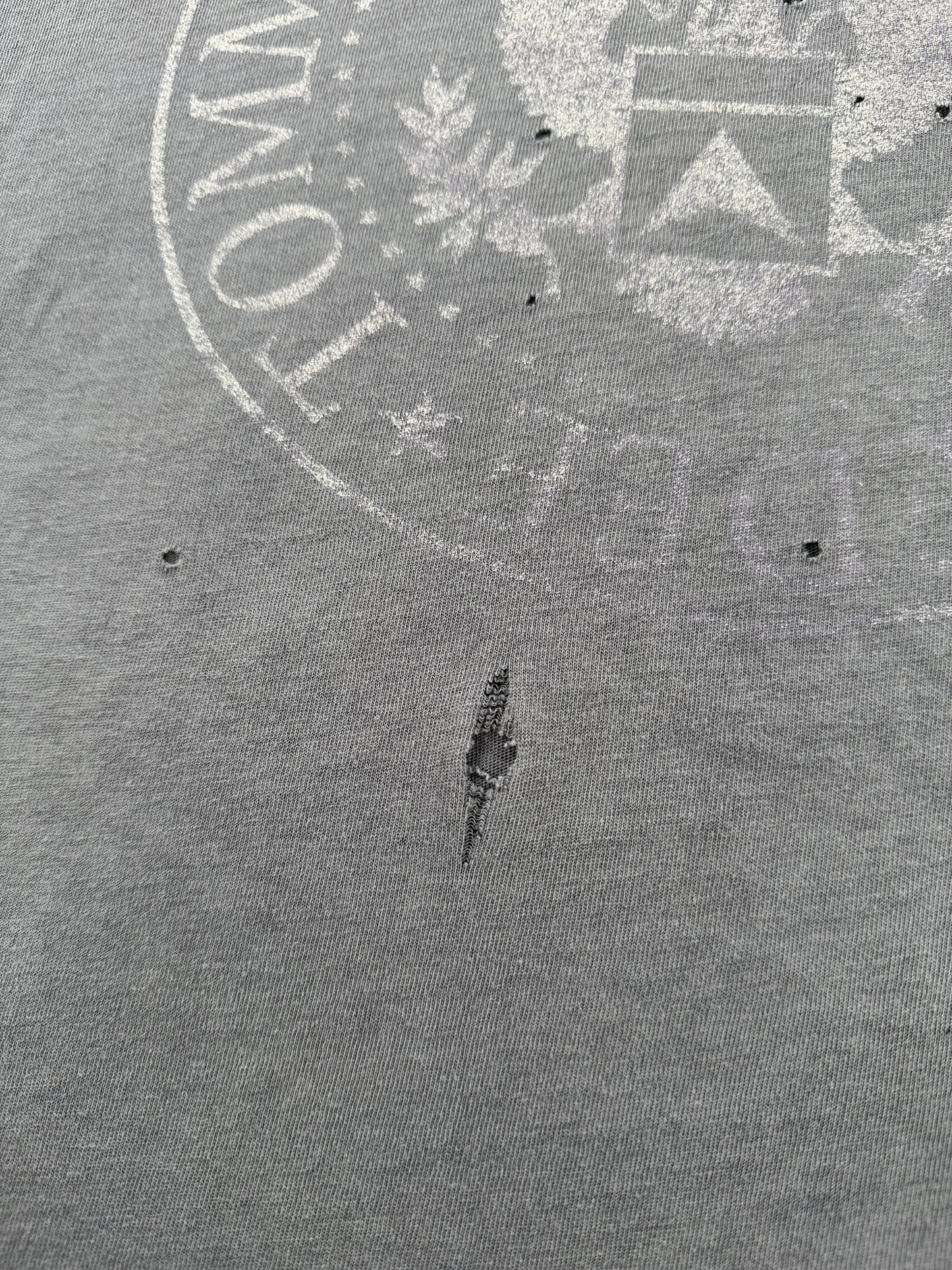 Holes on front of Vintage Thrashed Ramones Tee SZ XL