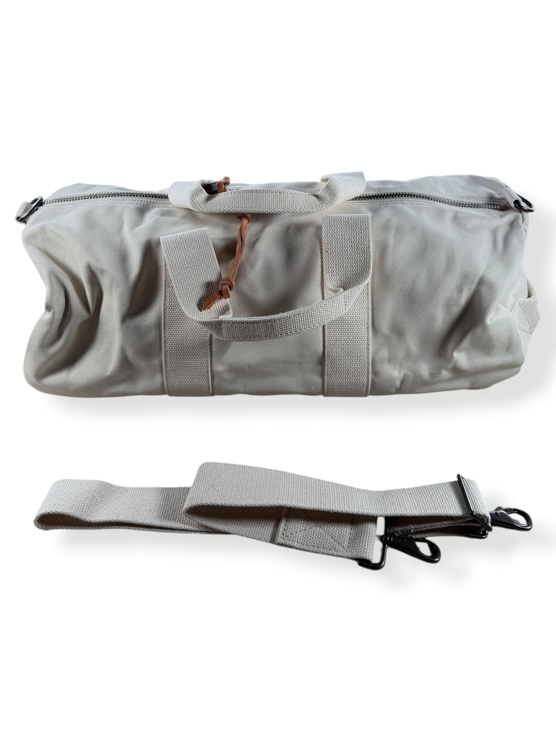 Rear View of 2022 Filson Workshop Barrel Duffel 666/100