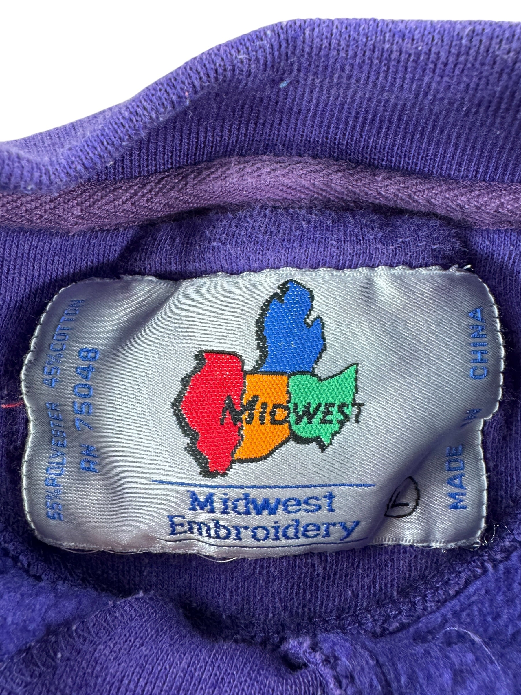 Tag on Vintage Huskies Embroidered Sweatshirt SZ L (Fits M)