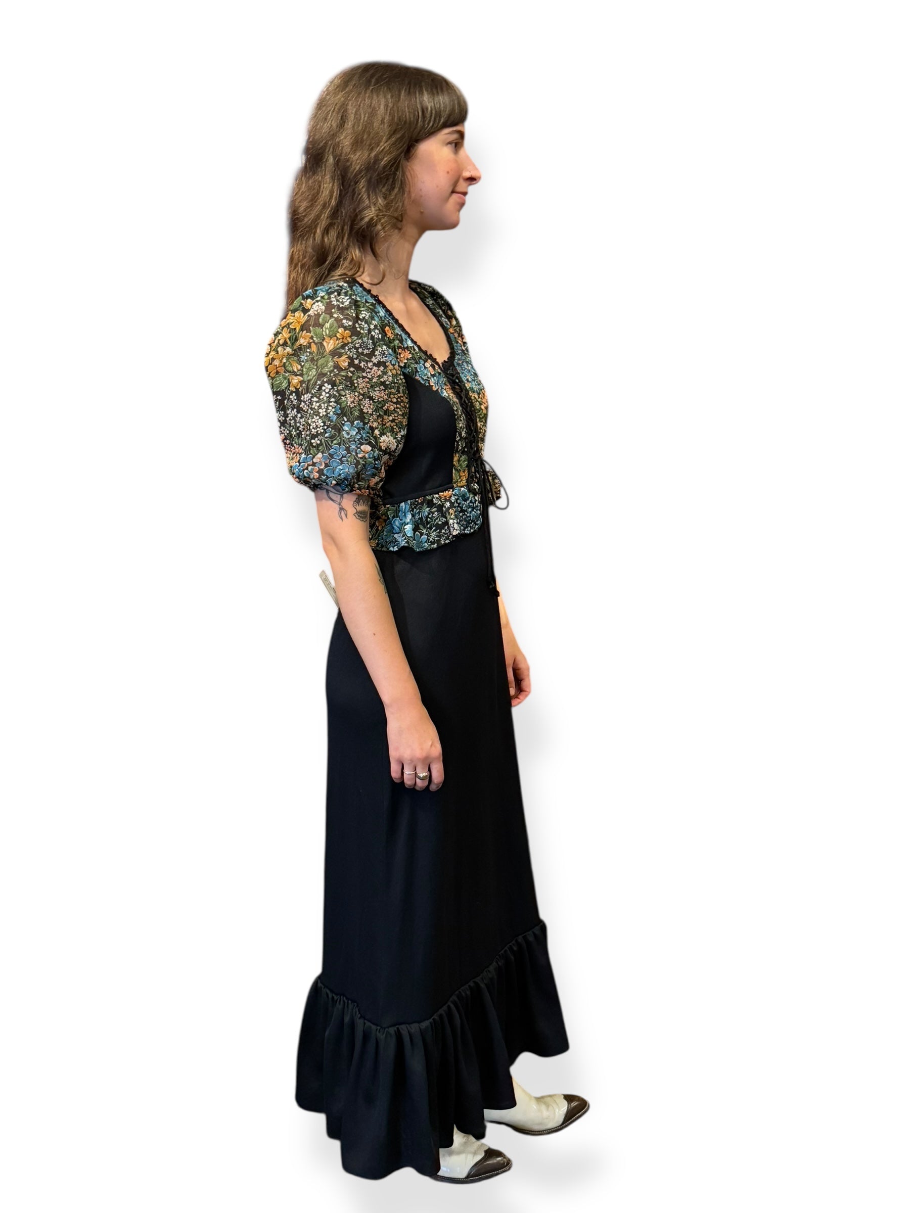 Side view of 1970s Prairie Goth Dress S-M