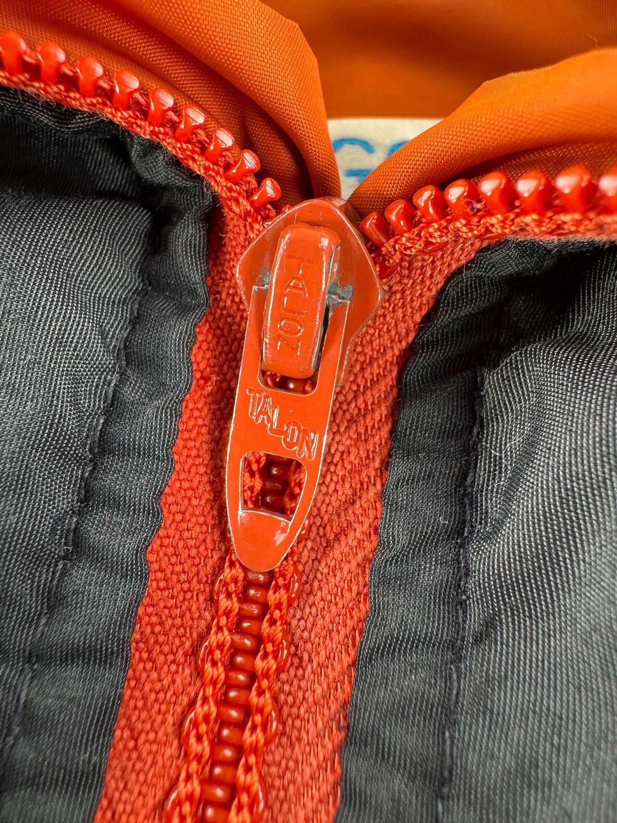Zipper on Vintage 1970s Blue Goose by Sportcaster Women's Puffer Jacket M