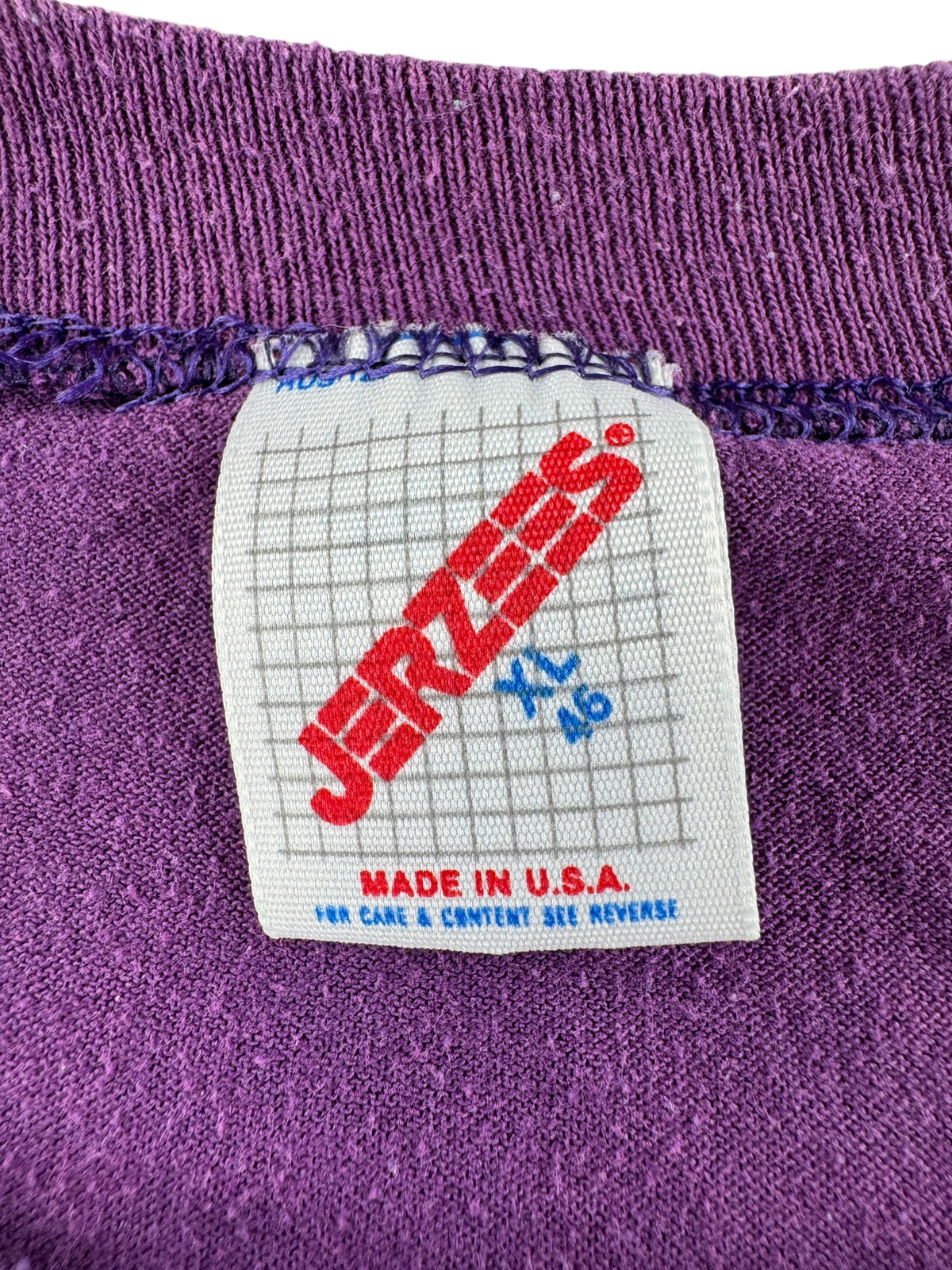 Tag on Vintage Crass Go Huskies Tee SZ XL (Fits L)