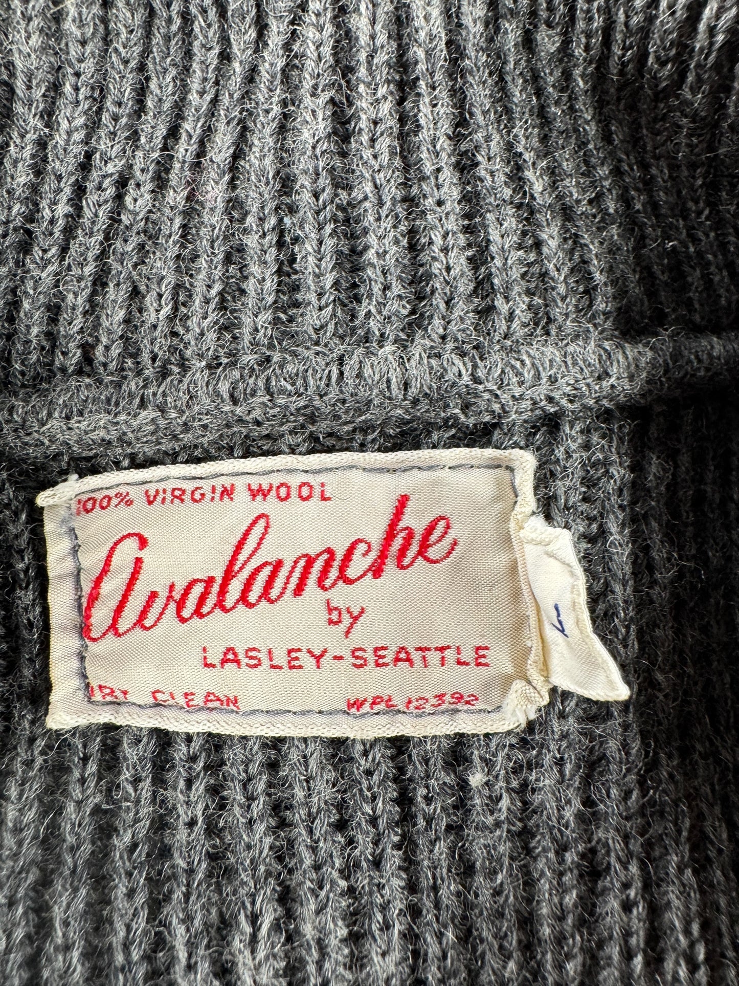 Label on Vintage Avalanche Zip Up Cardigan SZ L (Fits M)
