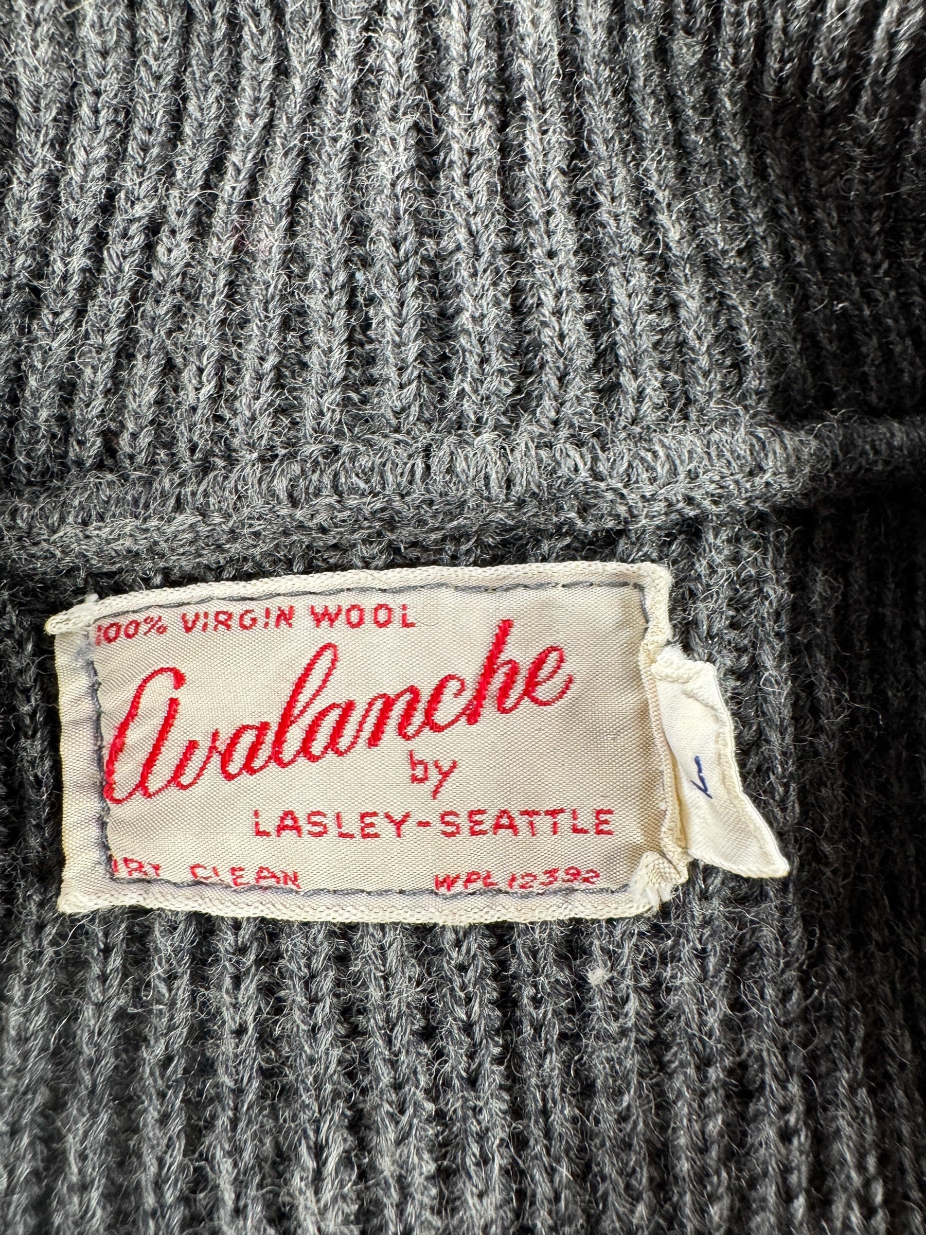 Label on Vintage Avalanche Zip Up Cardigan SZ L (Fits M)