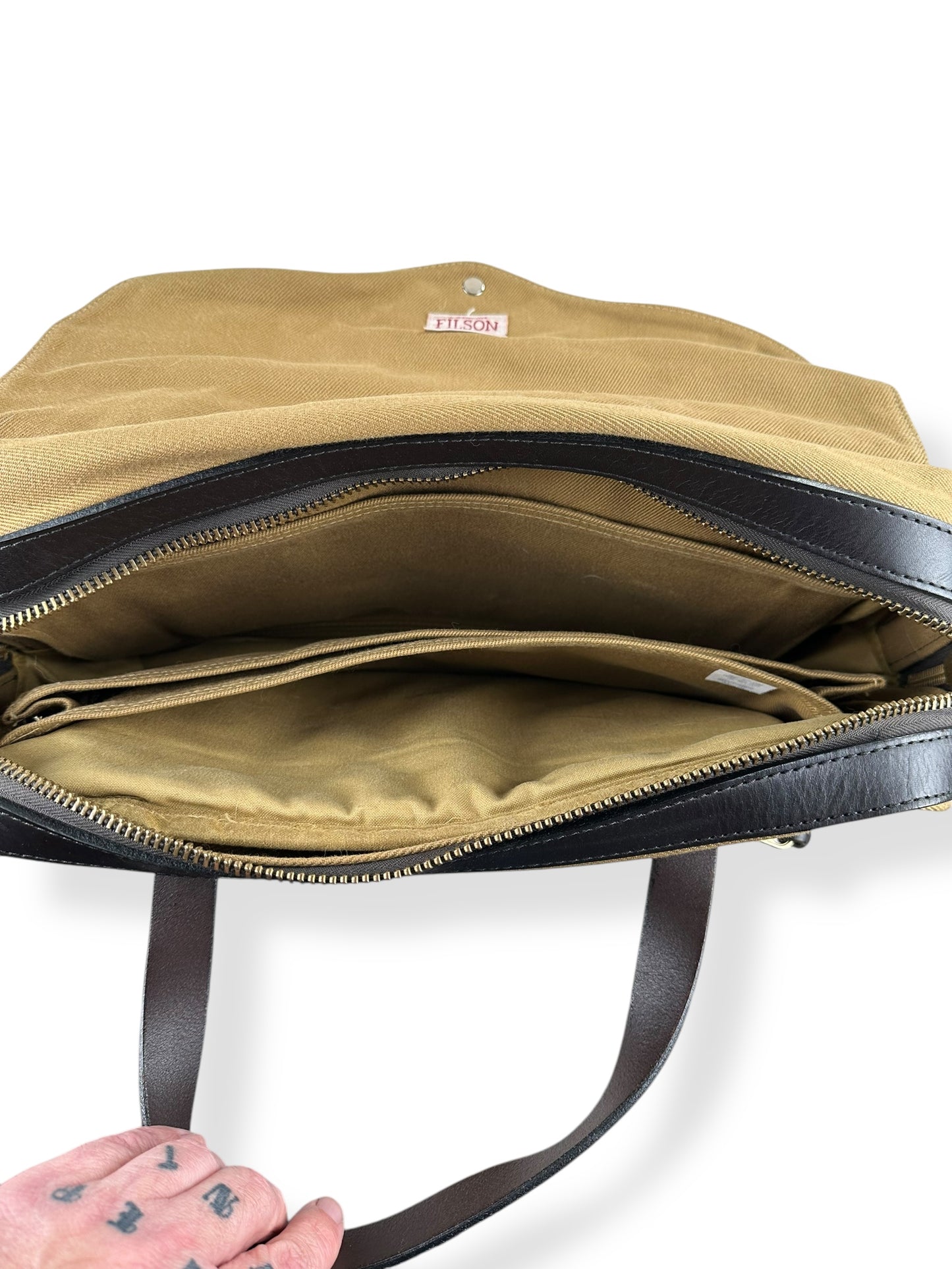 Internal Dividers on Filson Padded Computer Bag Style 258