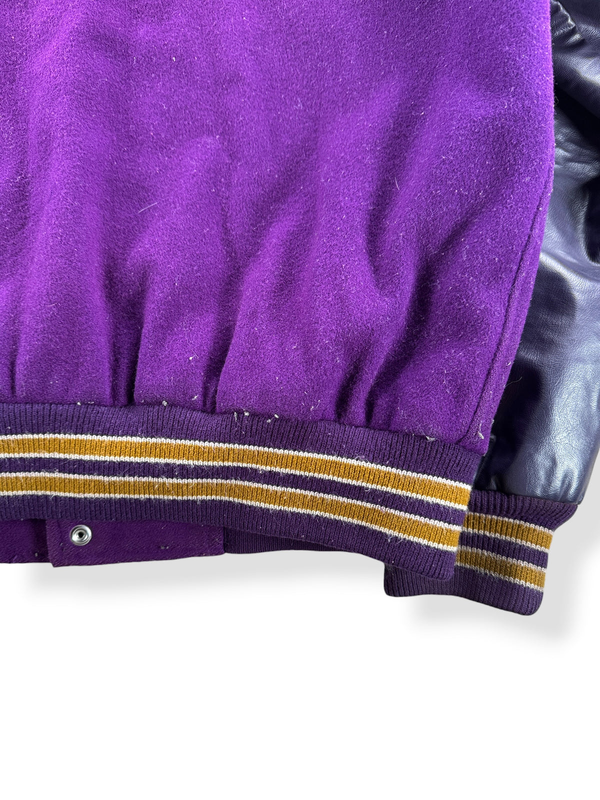 Pilling on back of Vintage Maverick UW Distressed Varsity Jacket SZ L