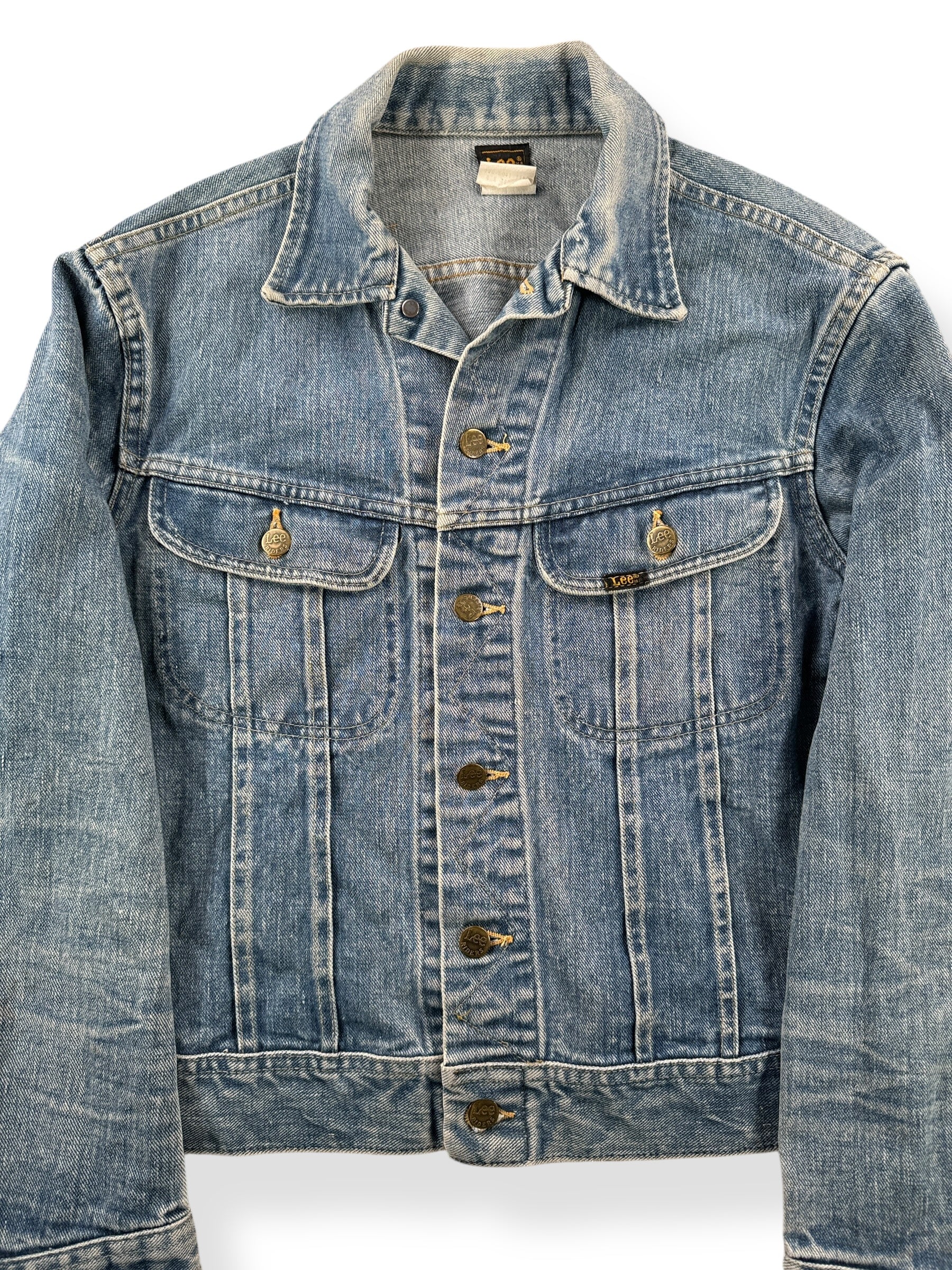 Front Close Up of Vintage Lee Riders Denim Jacket SZ M
