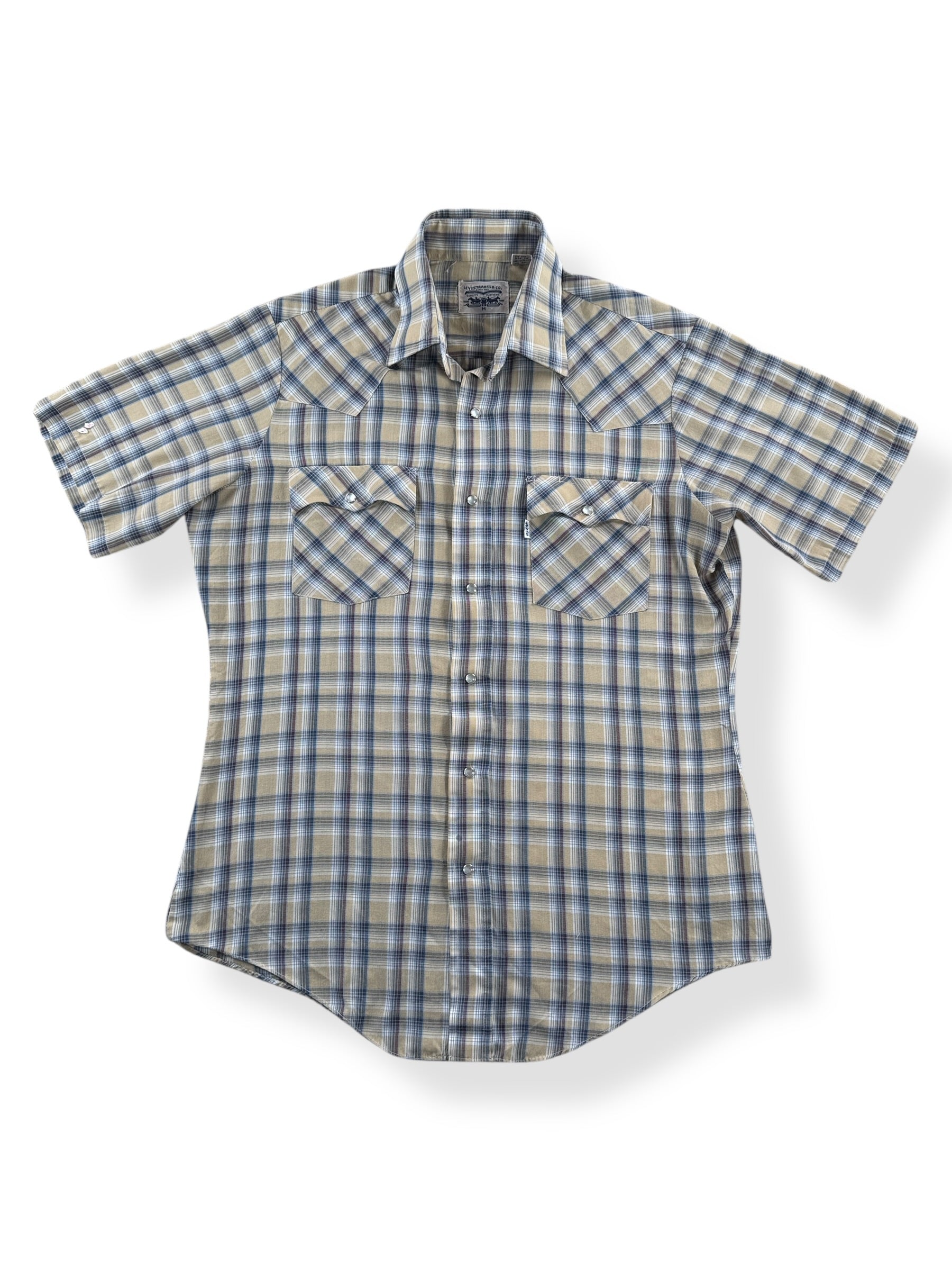 Front of Vintage Levis Cotton/Poly Blend Pearl Snap Shirt SZ M
