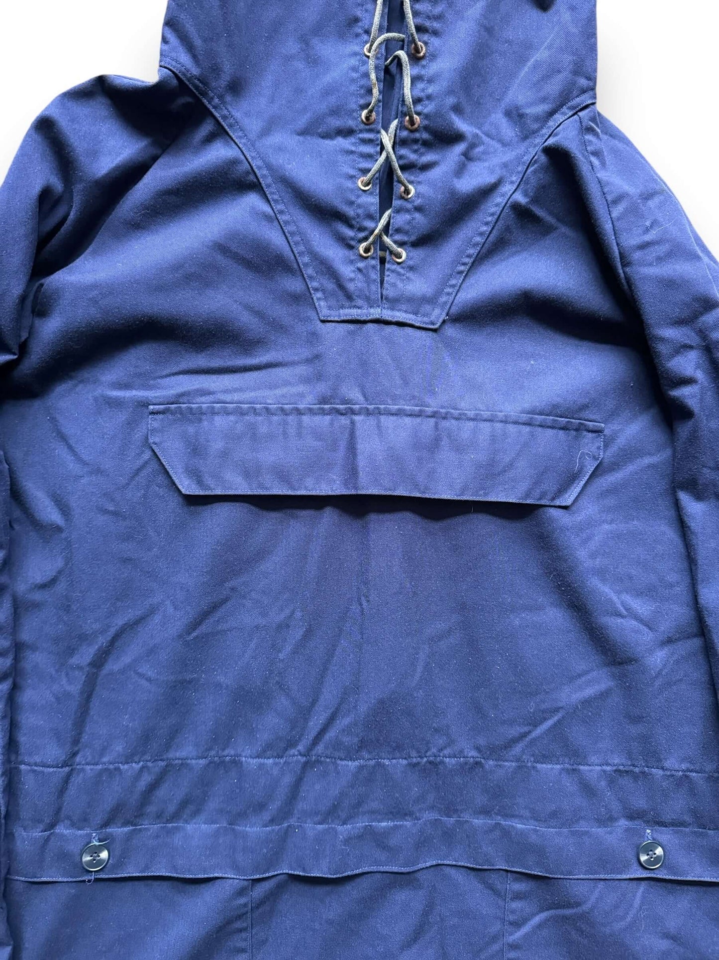 Front Pocket View of Vintage Mountaineering Smock SZ XL