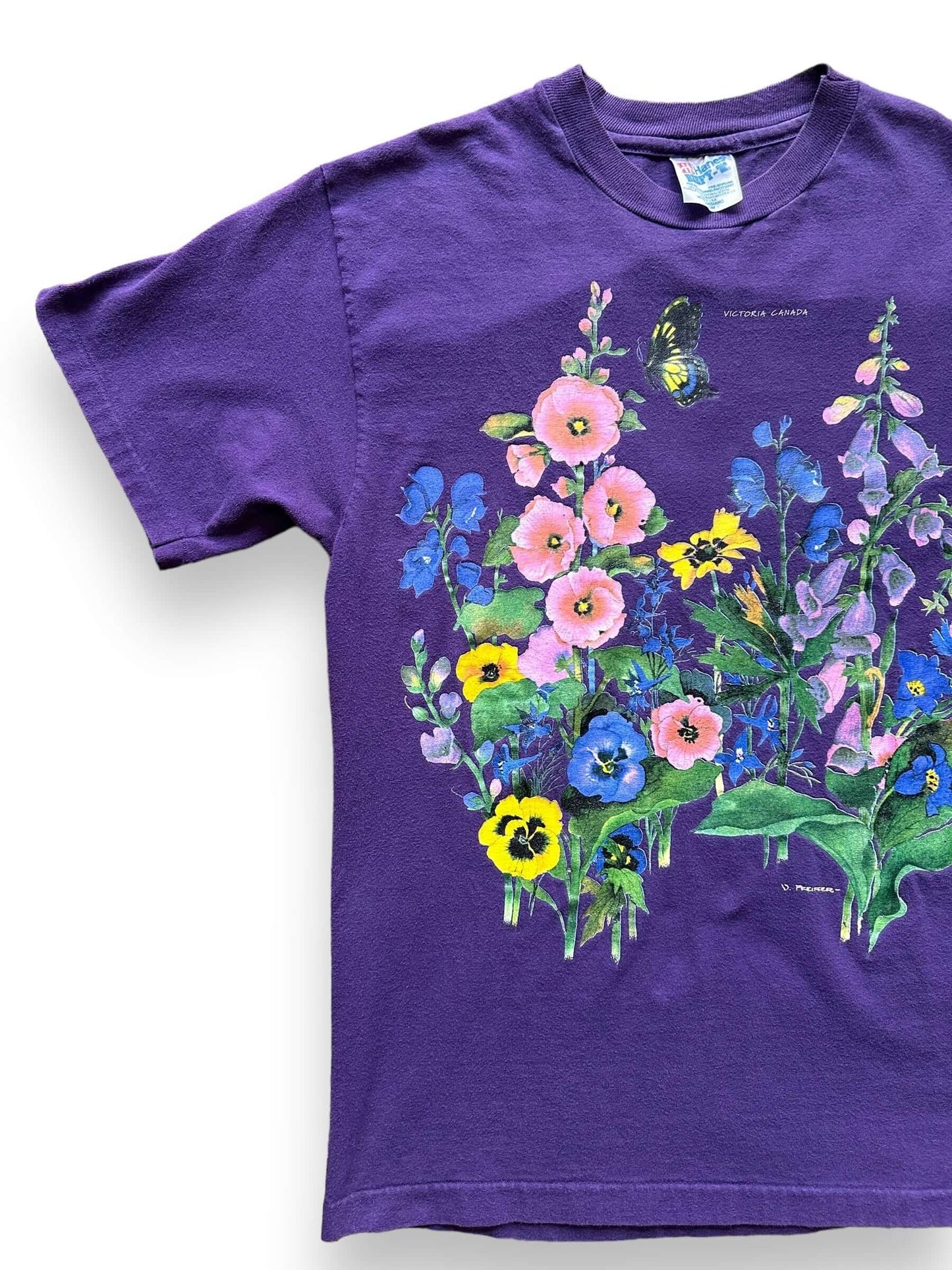 front right of Vintage Victoria, BC Flowers Tee SZ M