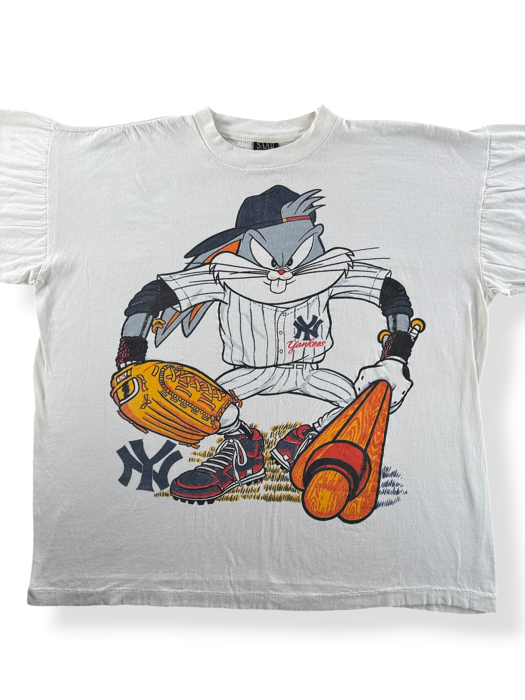 Front Close Up of Vintage Bugs Bunny New York Yankees Tee SZ XL