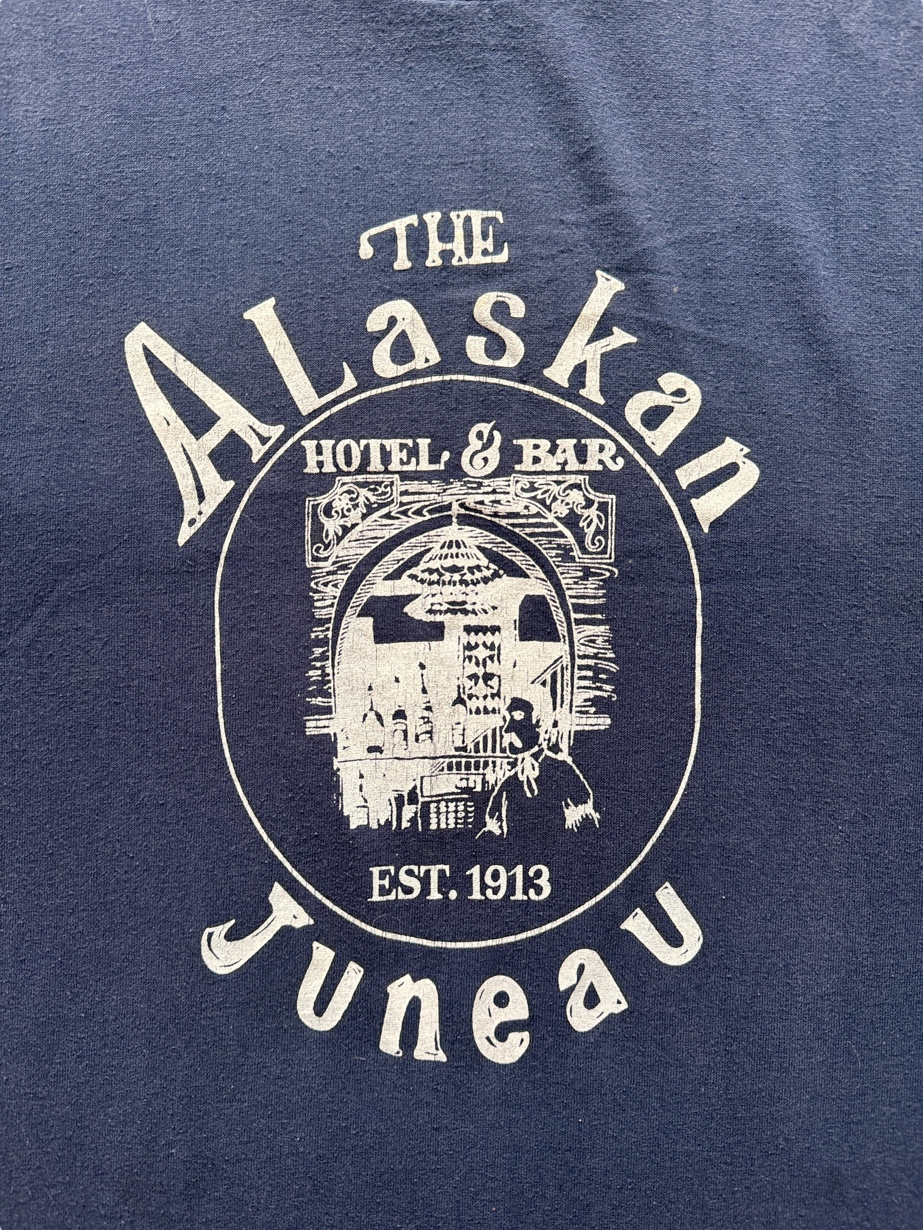 Graphic on Vintage The Alaskan Hotel & Bar Juneau Tee SZ XL