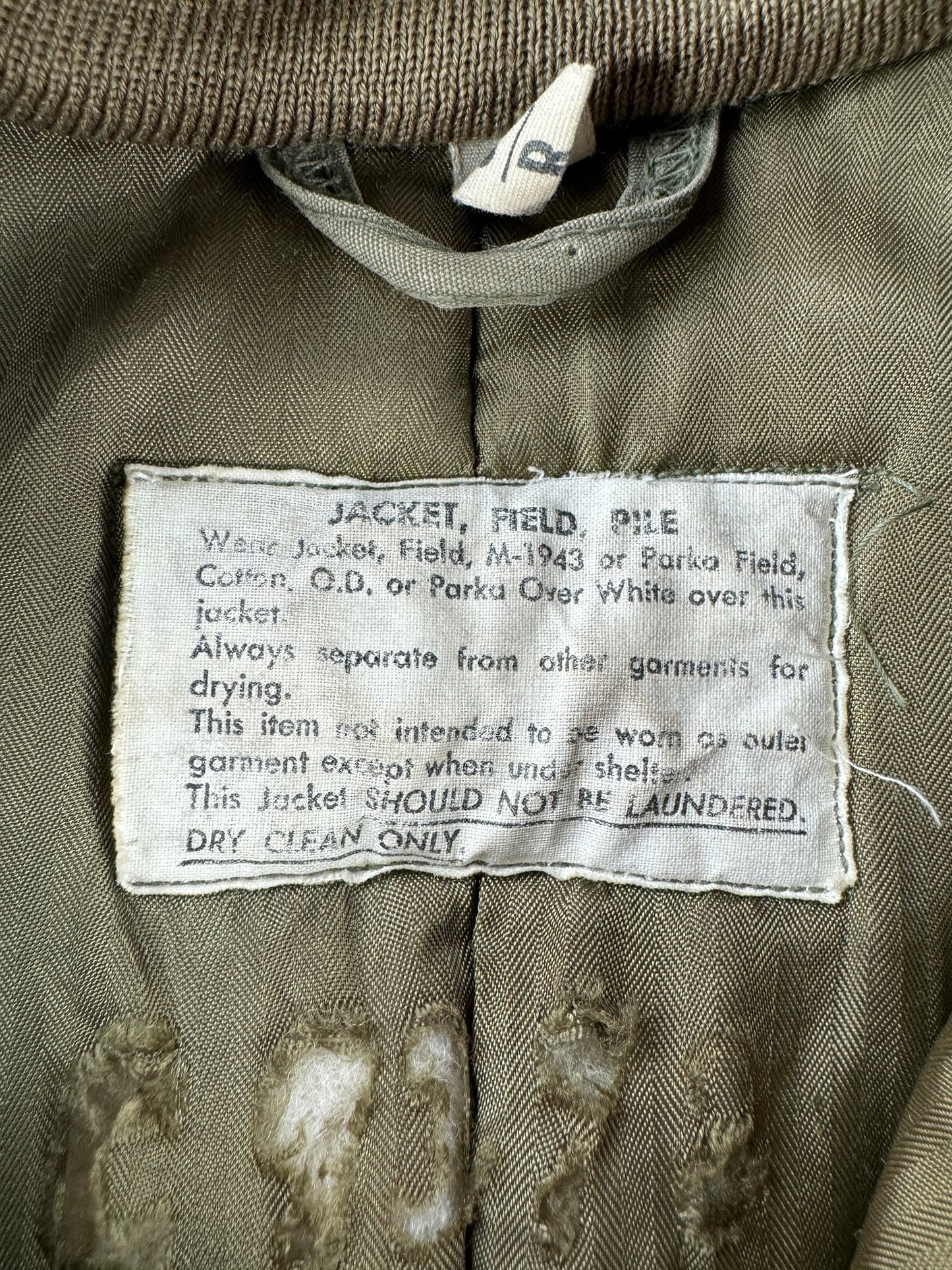 Label on Vintage WWII Field Jacket Pile Liner SZ M