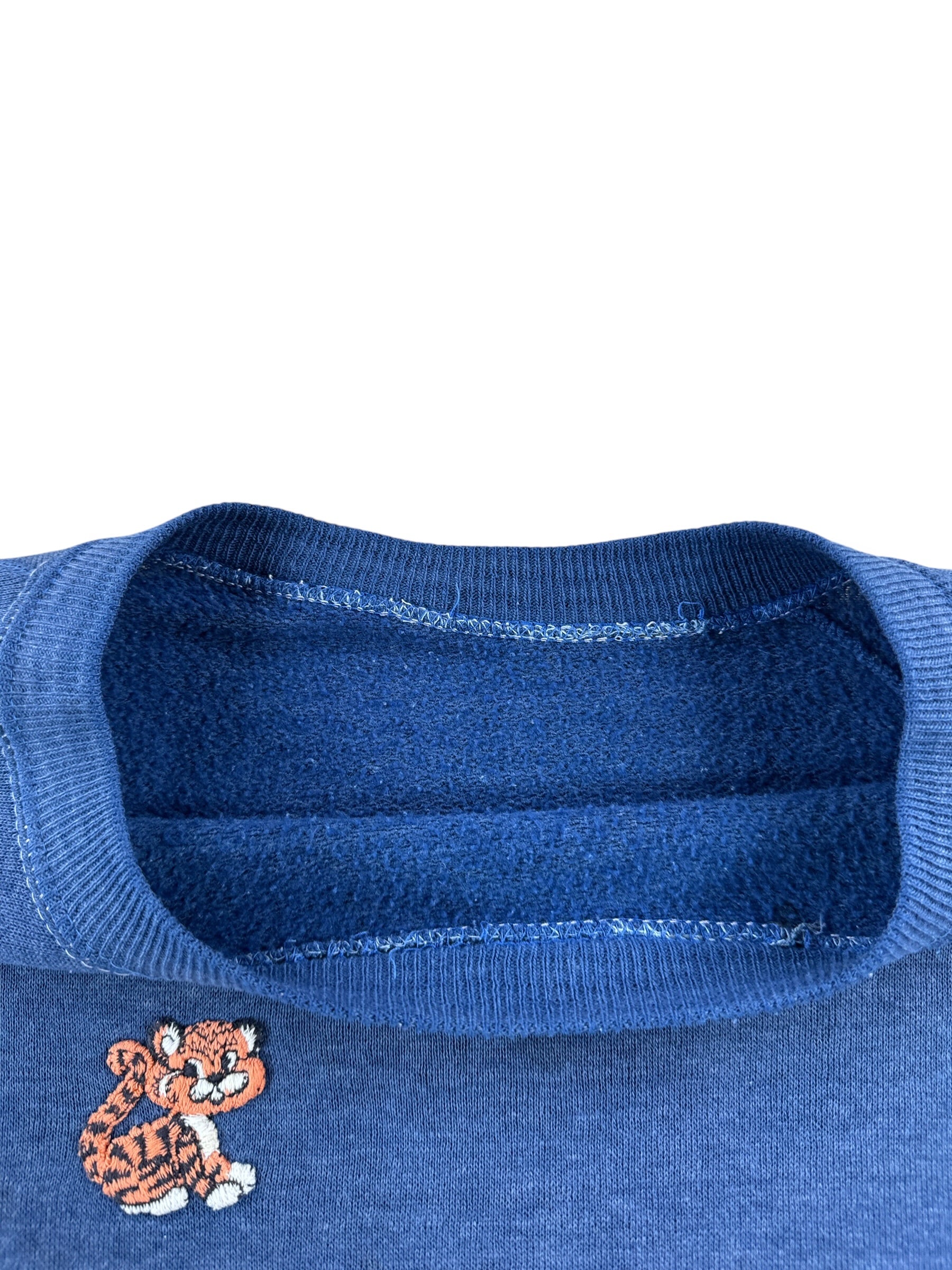 Collar on Vintage 70s Tiger Patch Short Sleeve Sweatshirt SZ L