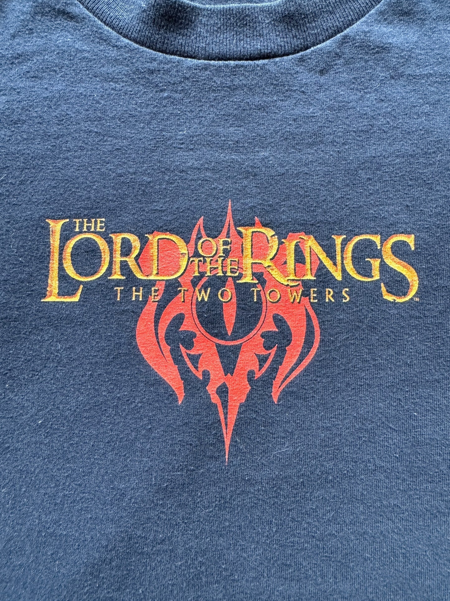 graphic on Vintage Lord of the Rings The Two Towers Tee SZ XL