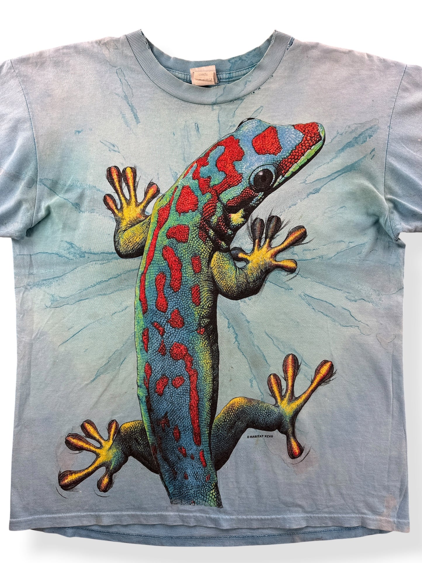 Front Close Up of Vintage AOP Rainforest Cafe Lizard Tee L - AS IS
