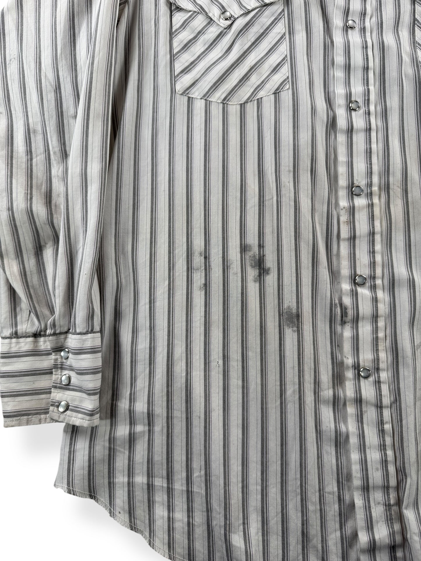 Stains on Vintage Ranch & Town Cotton Blend Pearl Snap Shirt SZ 16-34 (L)