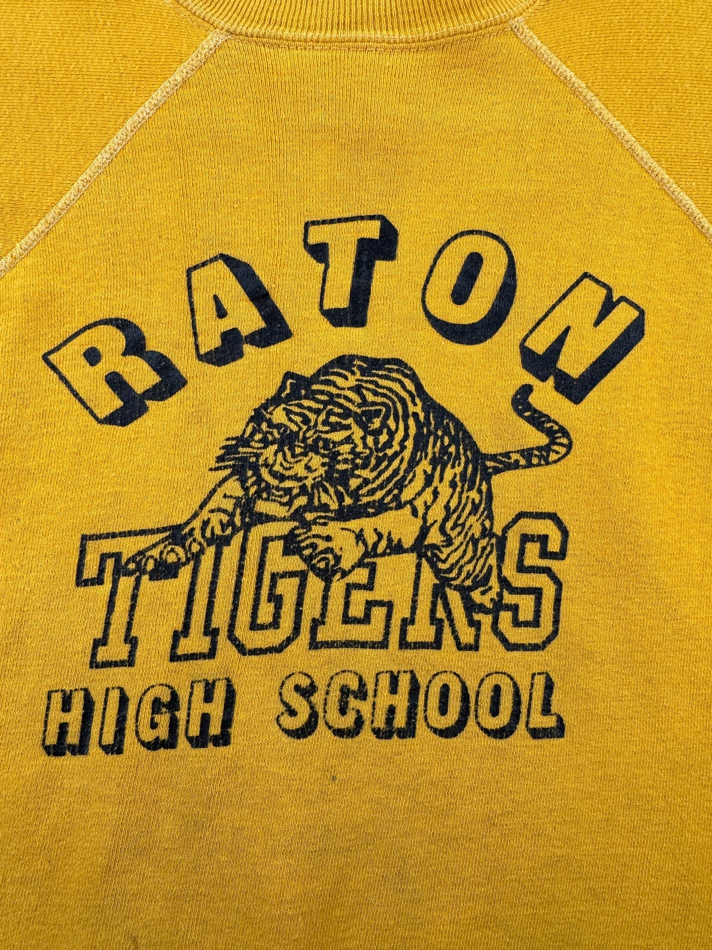 Graphic of Vintage Raton Tigers High School Crewneck SZ M