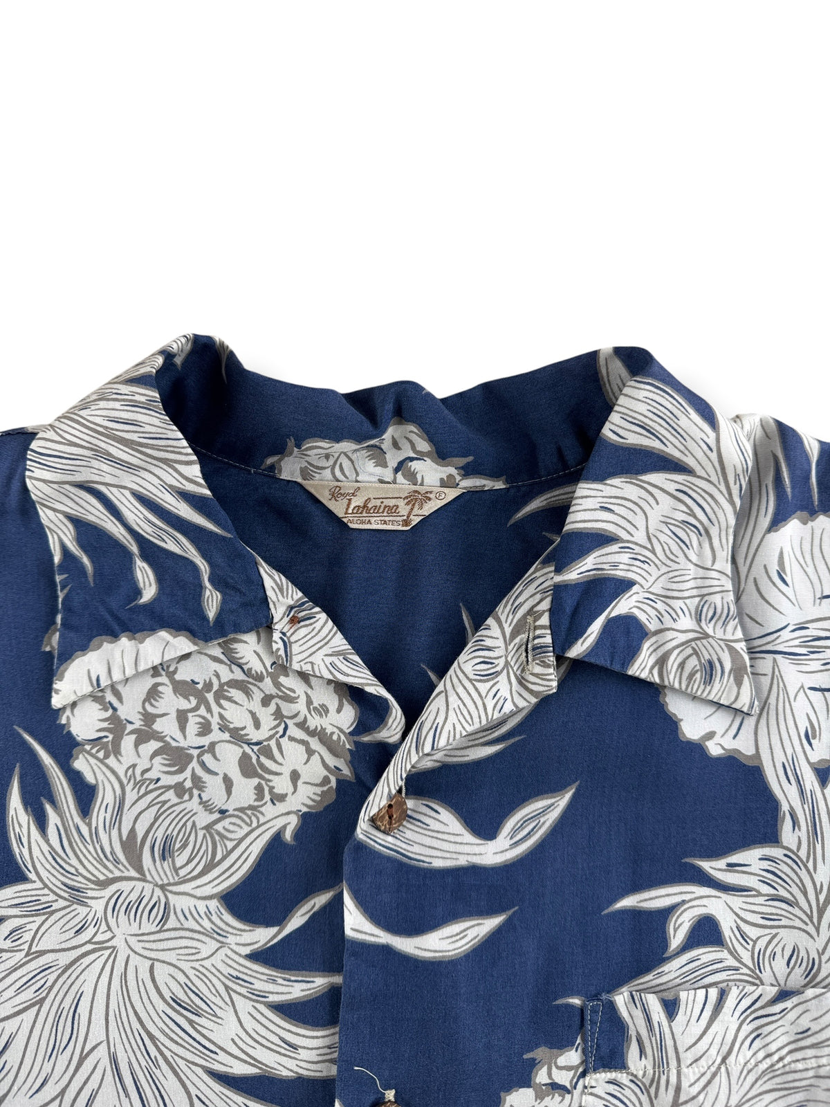 Collar on Vintage 80s Royal Lahaina Aloha Shirt SZ L