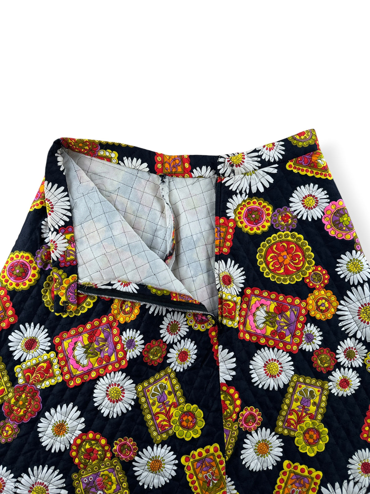 Open back of Vintage 60s Floral Quilted Skirt W26